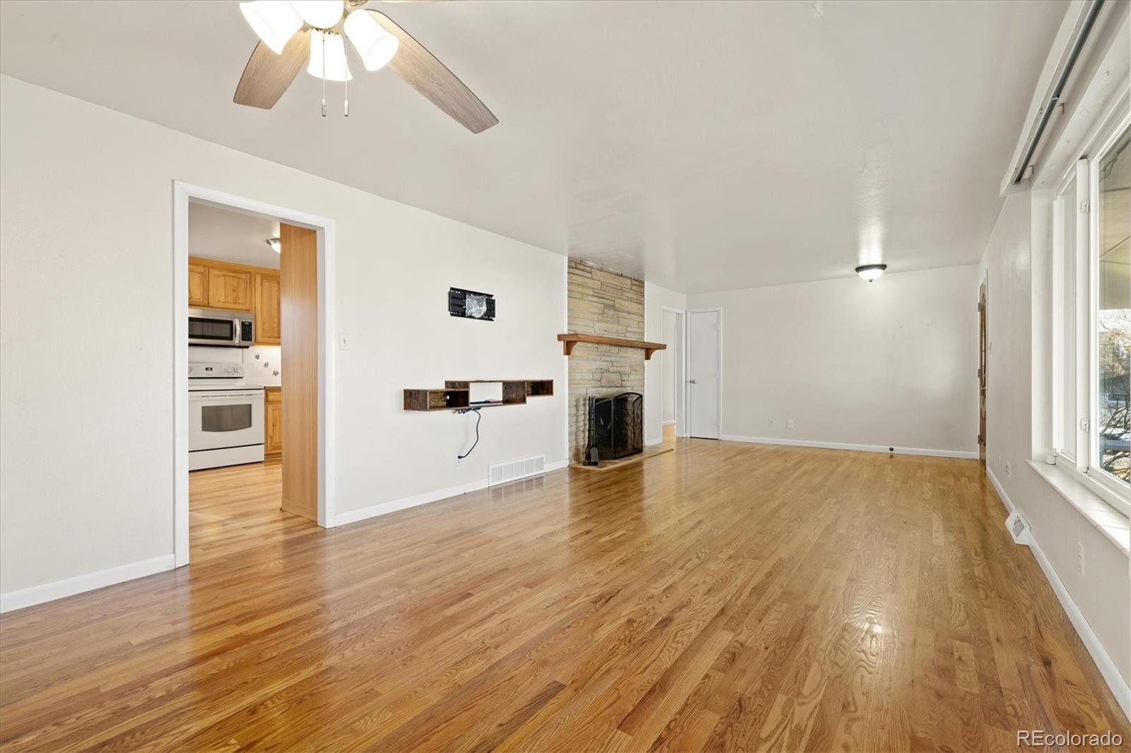 MLS Image #5 for 10698 w 26th avenue,lakewood, Colorado