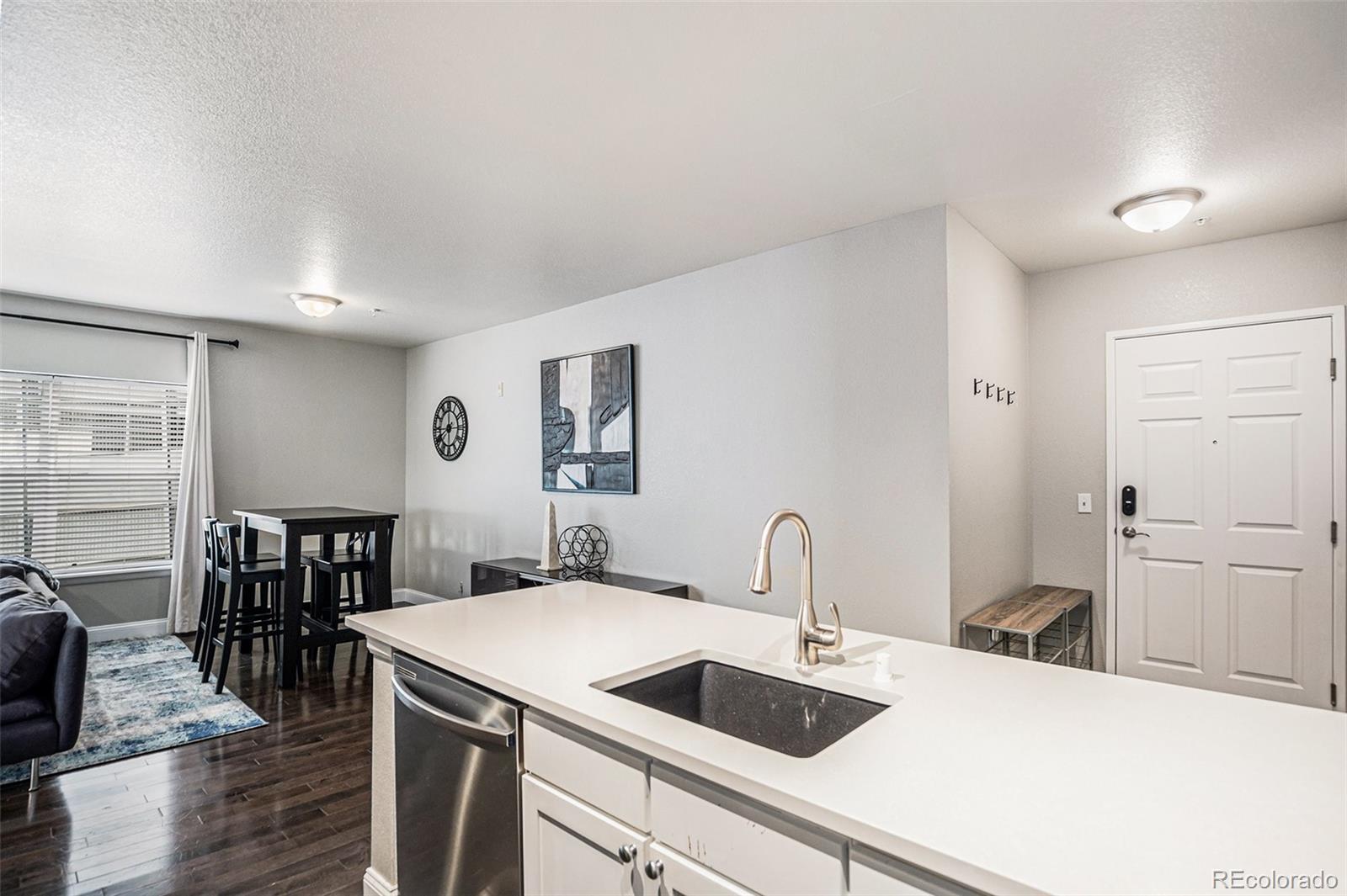 MLS Image #10 for 1623  saint paul street,denver, Colorado