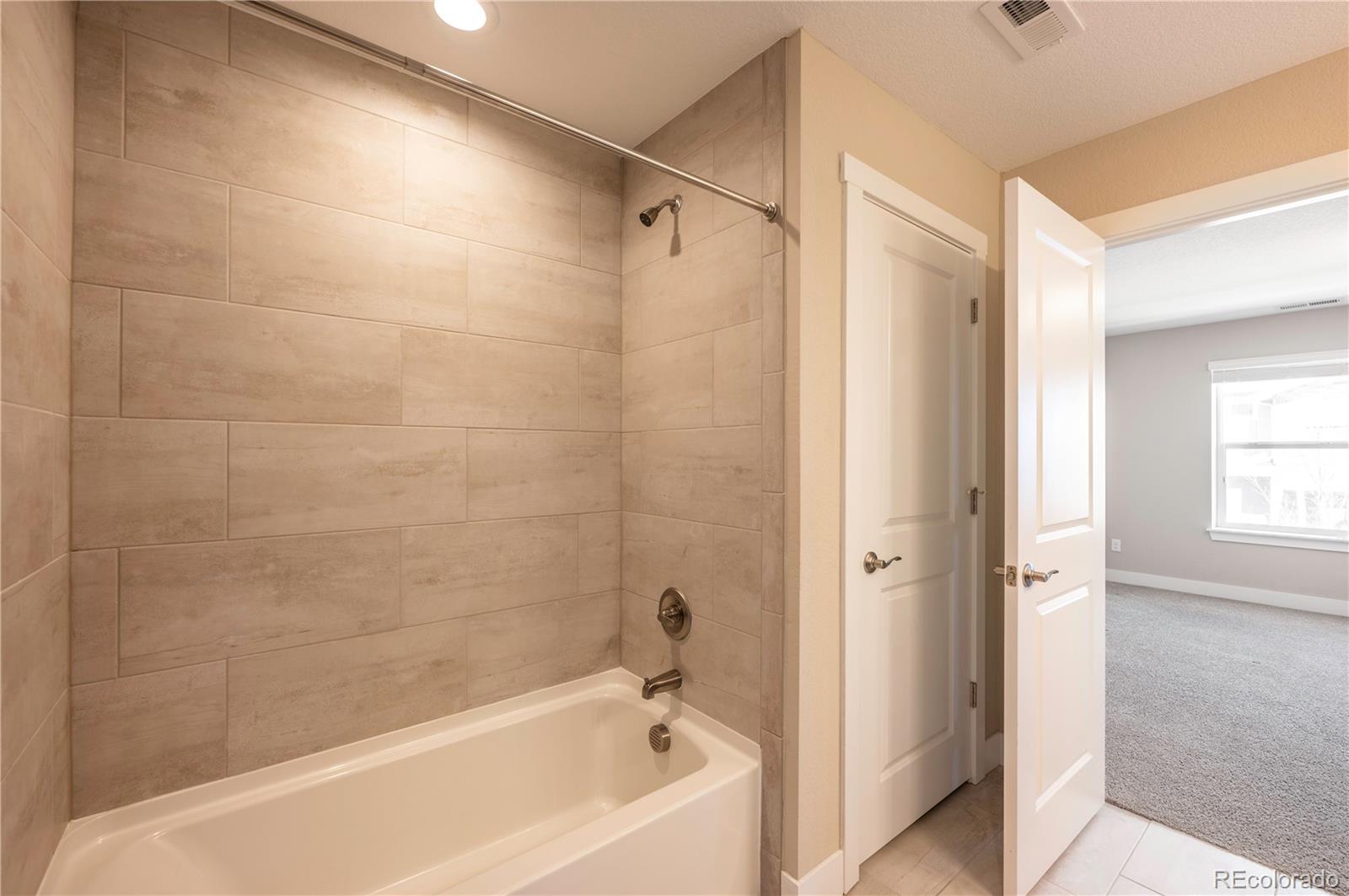 MLS Image #22 for 821  robert street,longmont, Colorado