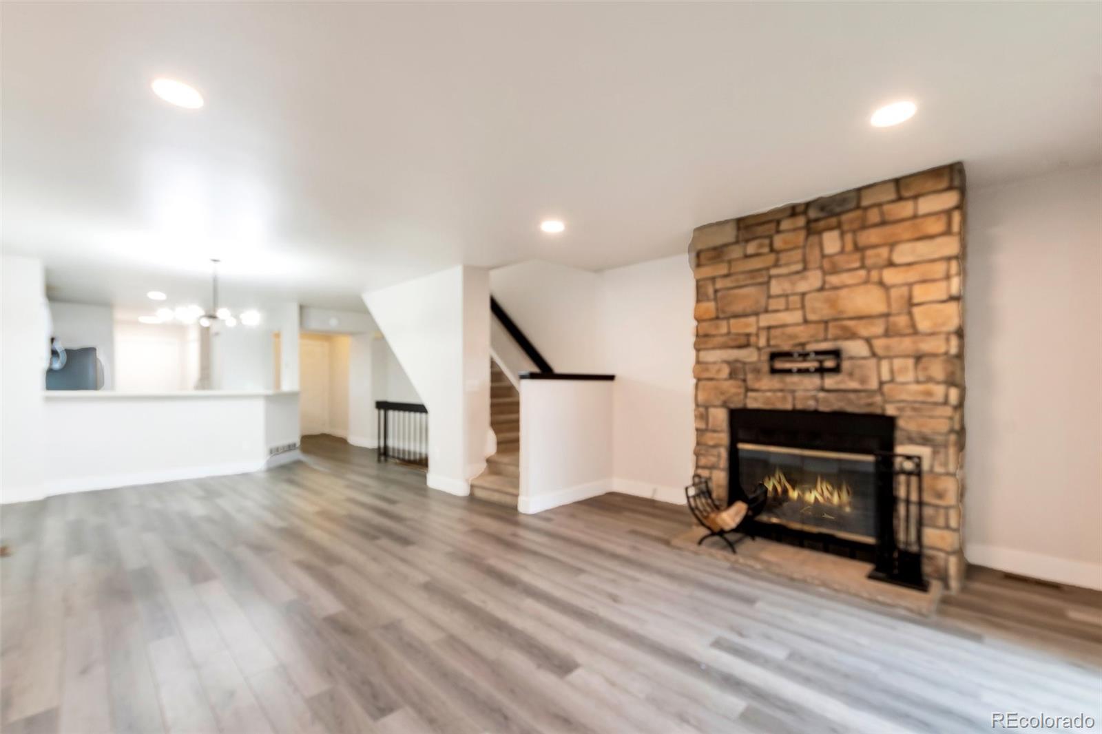 MLS Image #6 for 7476 e arkansas avenue,denver, Colorado