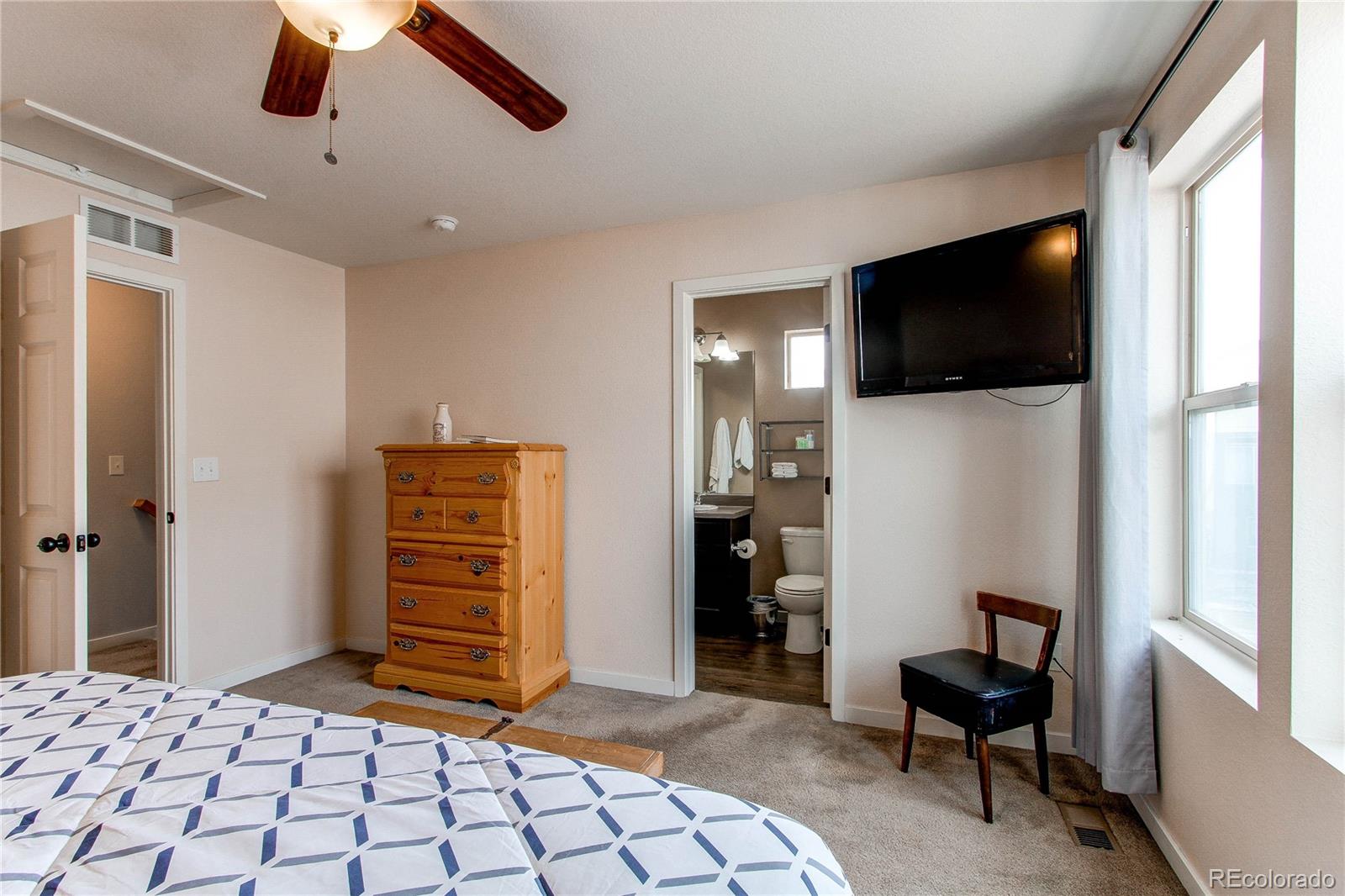 MLS Image #20 for 19149 e 55th avenue,denver, Colorado