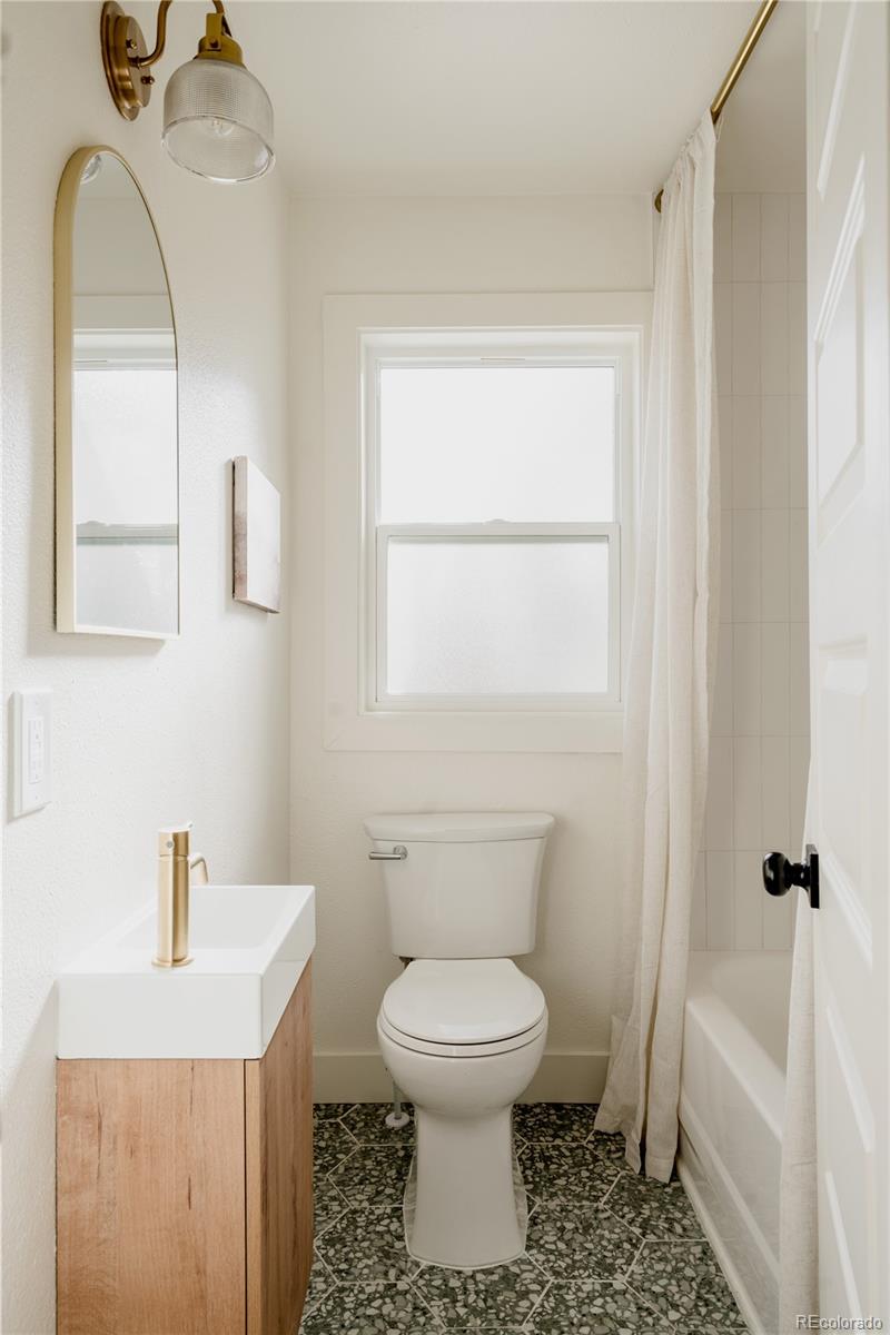 MLS Image #12 for 1446 w nevada place,denver, Colorado