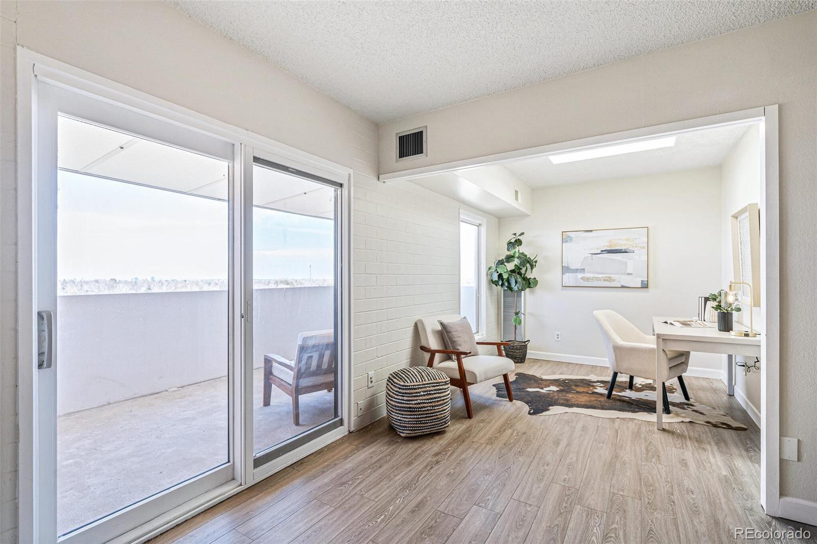 MLS Image #11 for 2880 s locust street,denver, Colorado