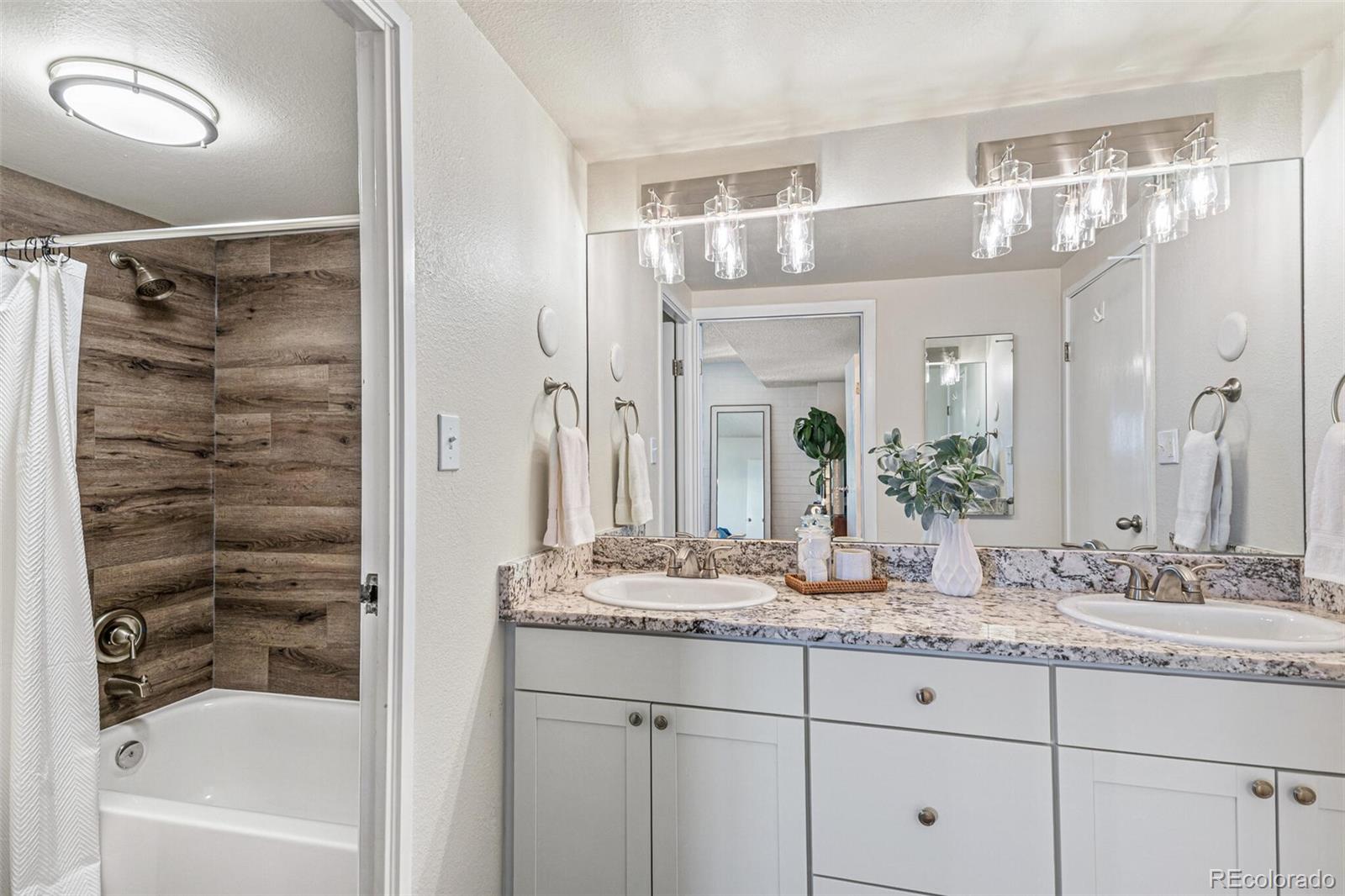MLS Image #15 for 2880 s locust street,denver, Colorado