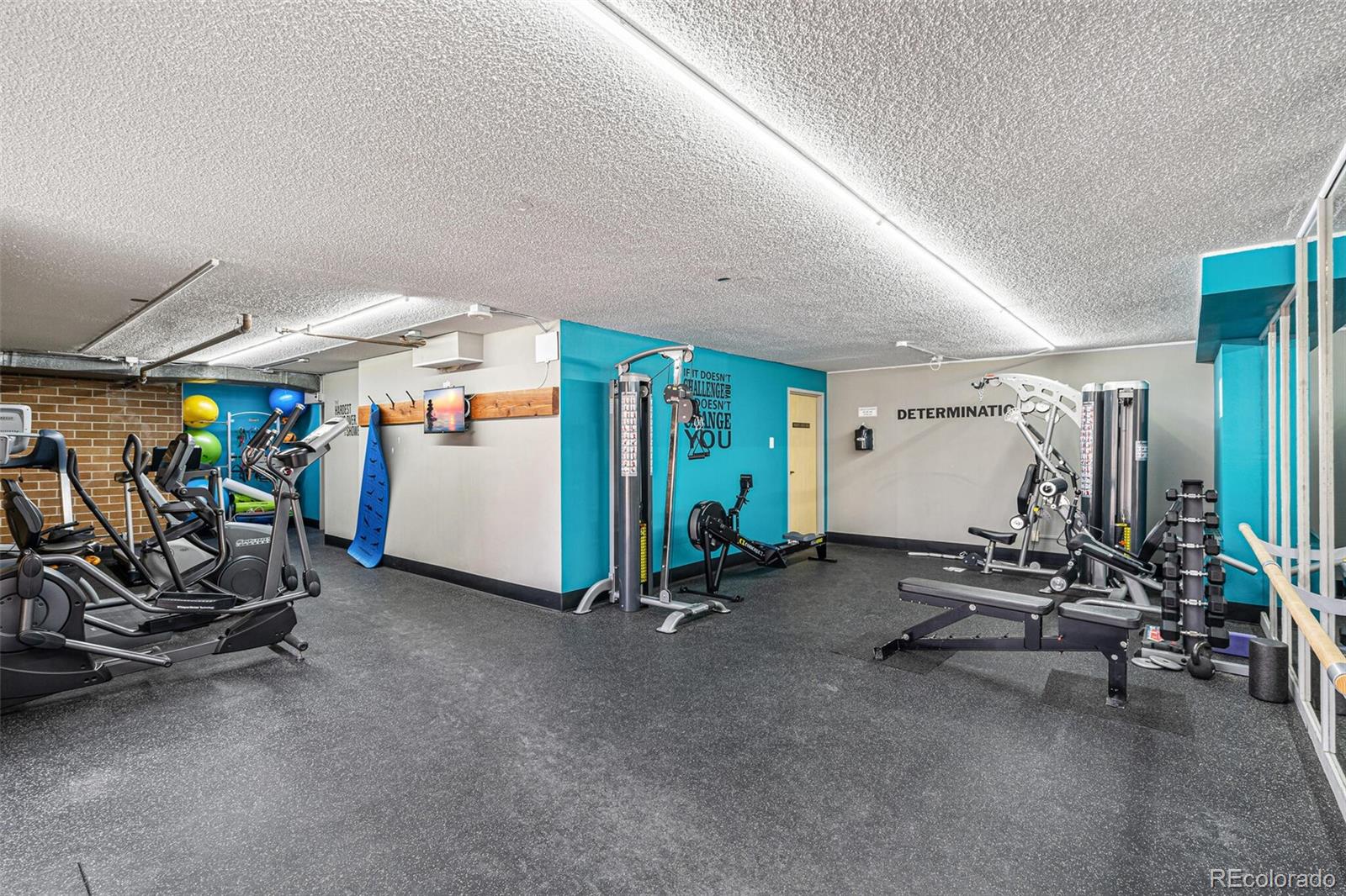 MLS Image #21 for 2880 s locust street,denver, Colorado