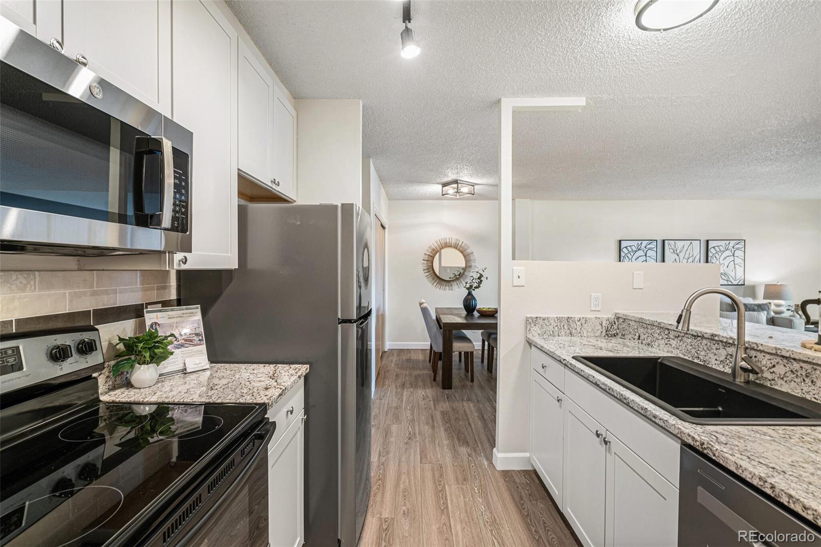 MLS Image #6 for 2880 s locust street,denver, Colorado