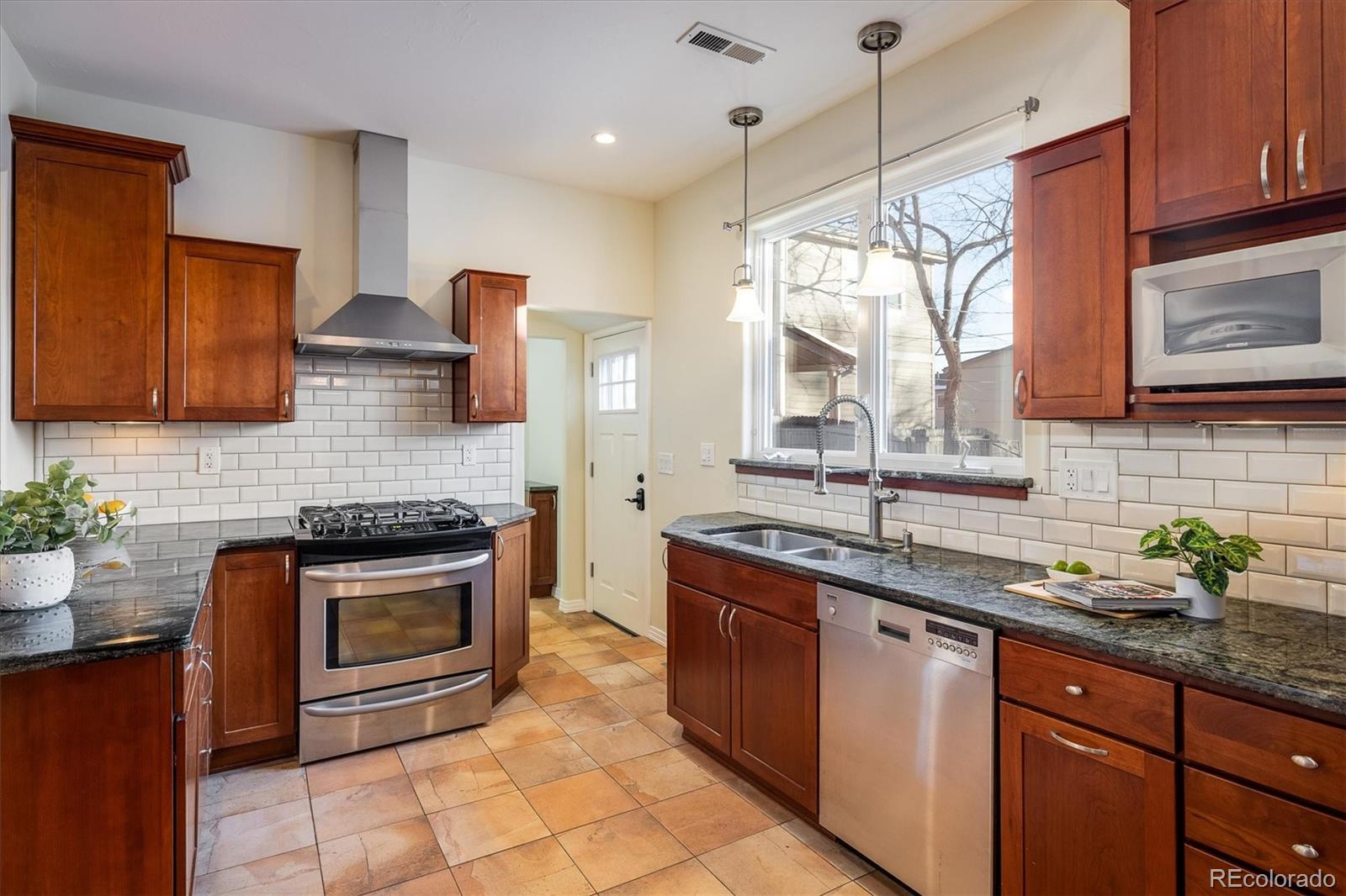 MLS Image #10 for 704 e baseline road,lafayette, Colorado