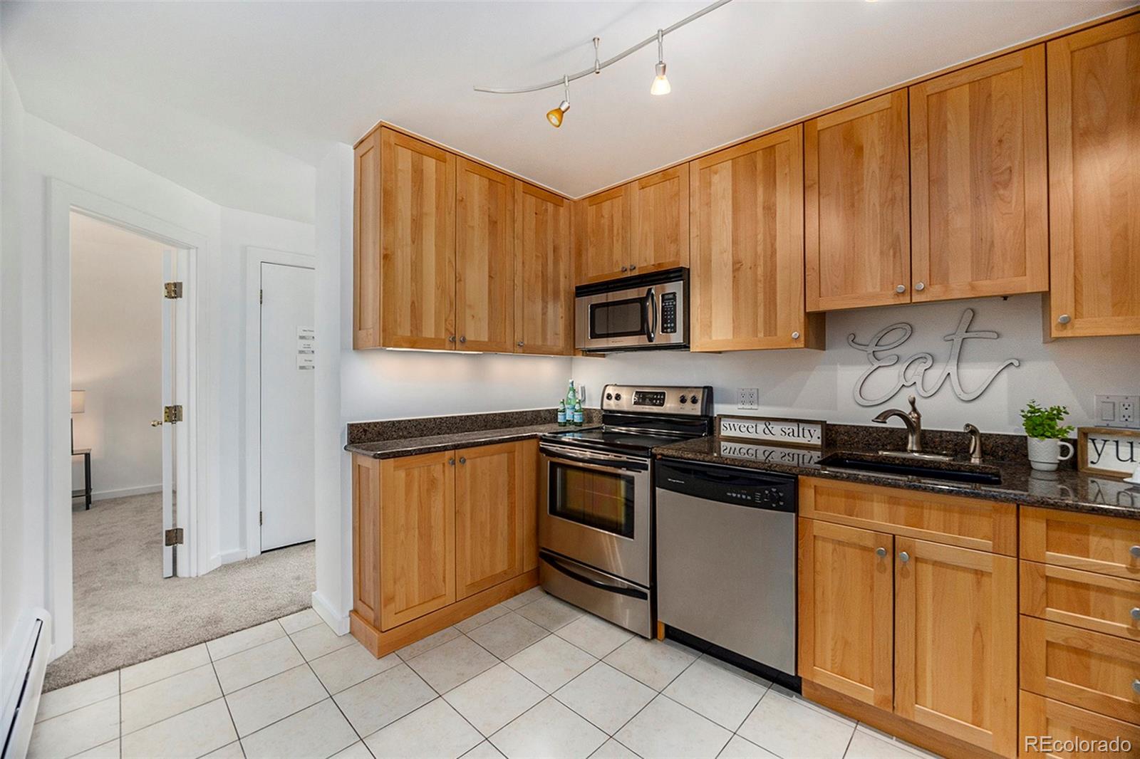MLS Image #4 for 960 n sherman street 2g,denver, Colorado