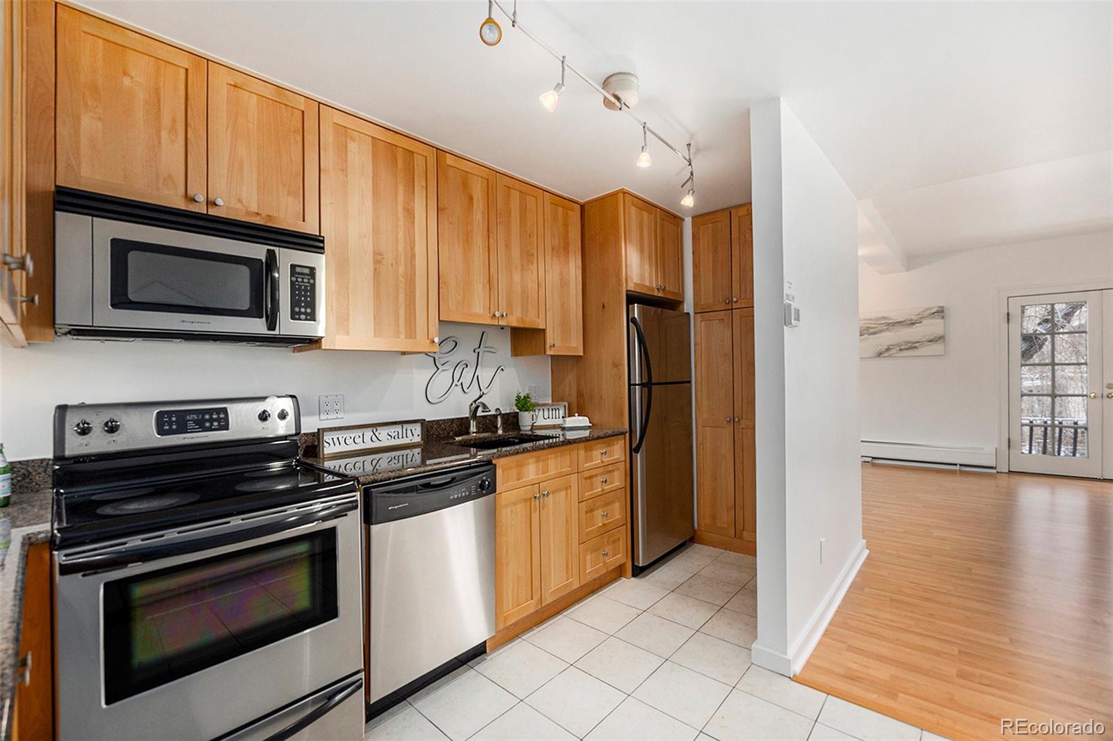 MLS Image #5 for 960 n sherman street 2g,denver, Colorado