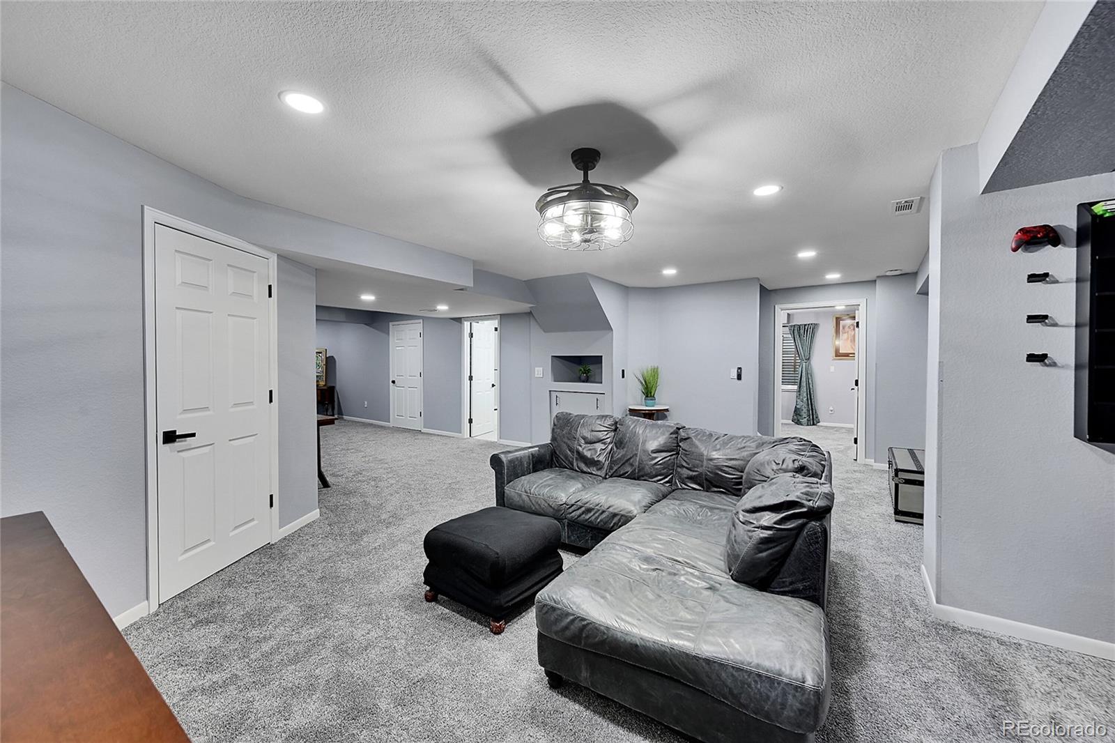 MLS Image #31 for 6610 s waco way,aurora, Colorado