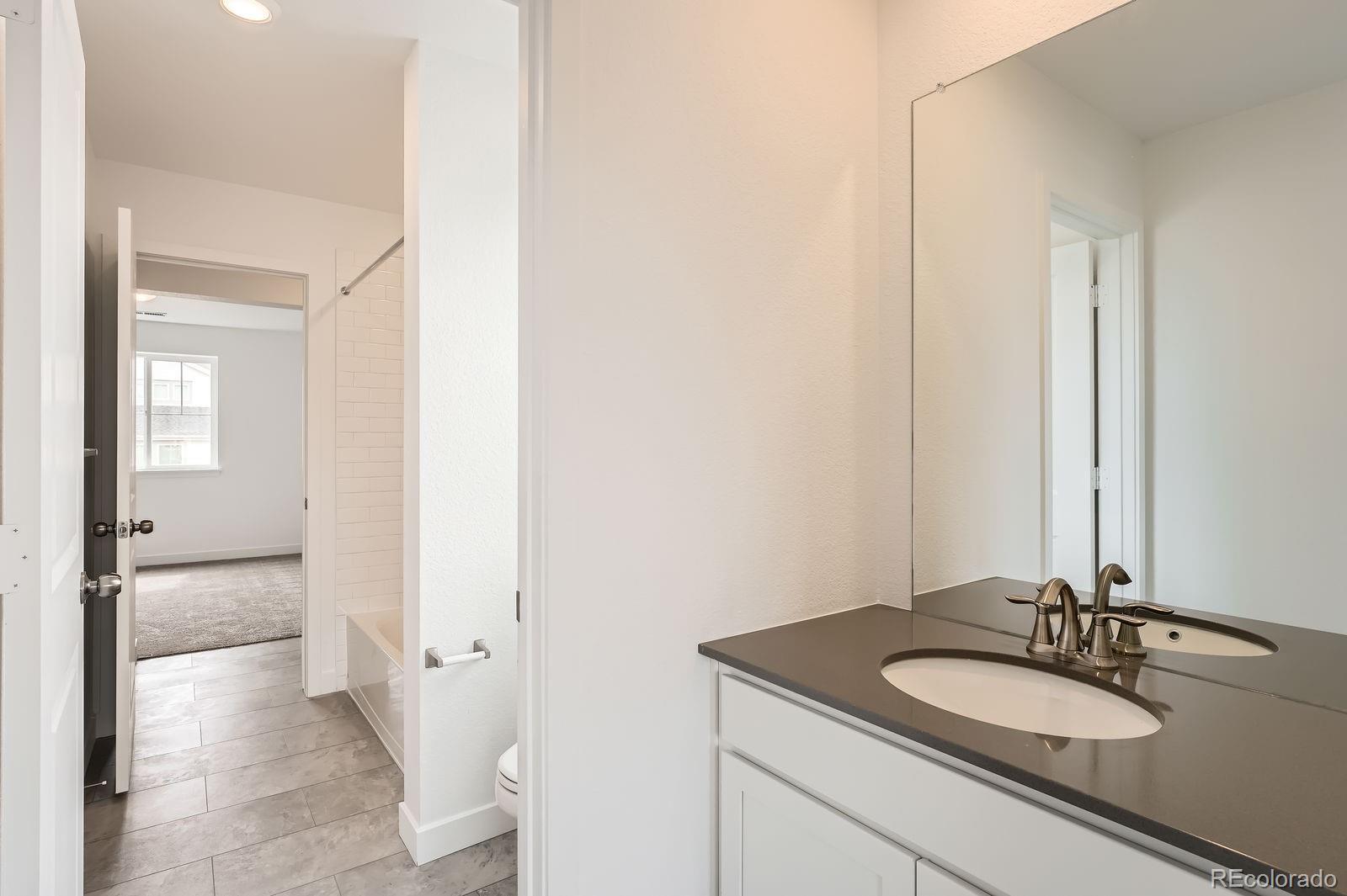 MLS Image #10 for 24704 e pacific place,aurora, Colorado