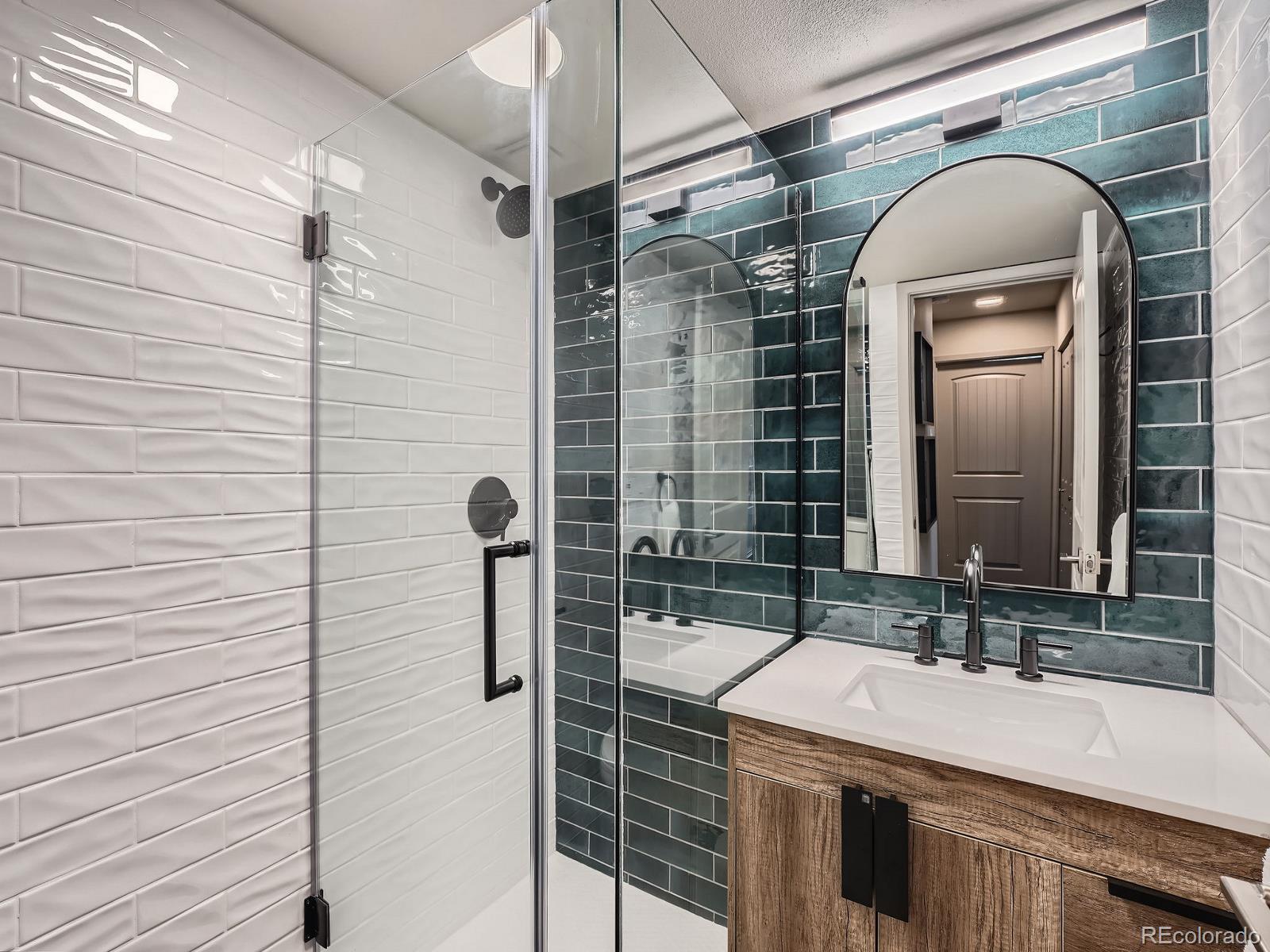 MLS Image #18 for 3351 s monaco parkway,denver, Colorado