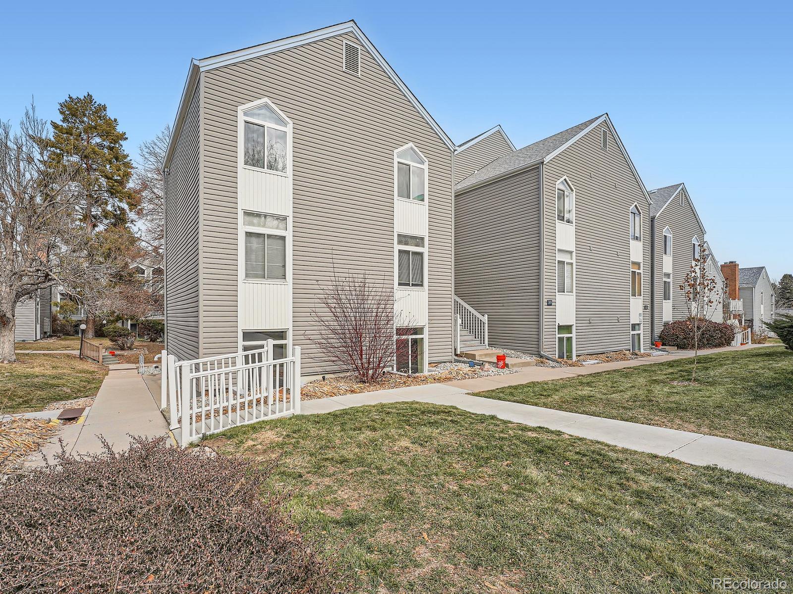 MLS Image #21 for 3351 s monaco parkway,denver, Colorado