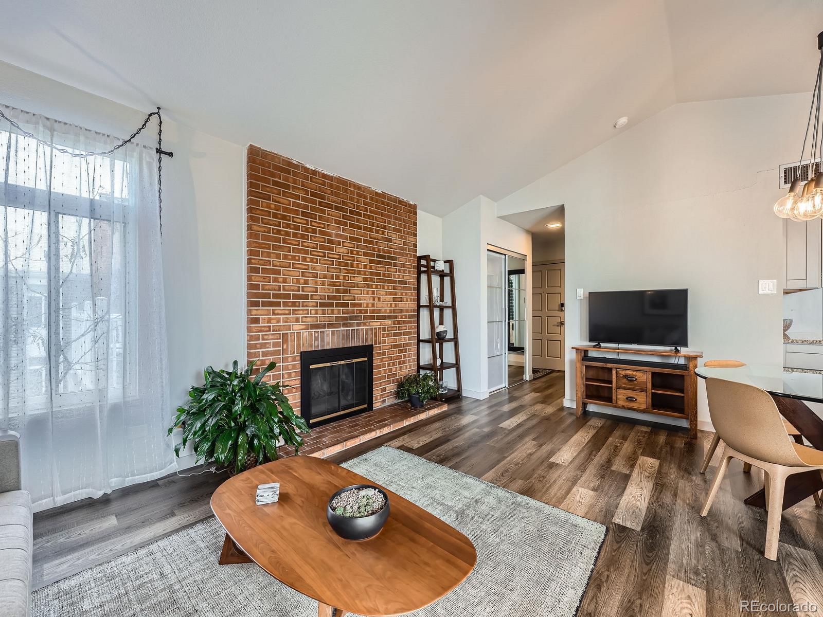 MLS Image #3 for 3351 s monaco parkway,denver, Colorado