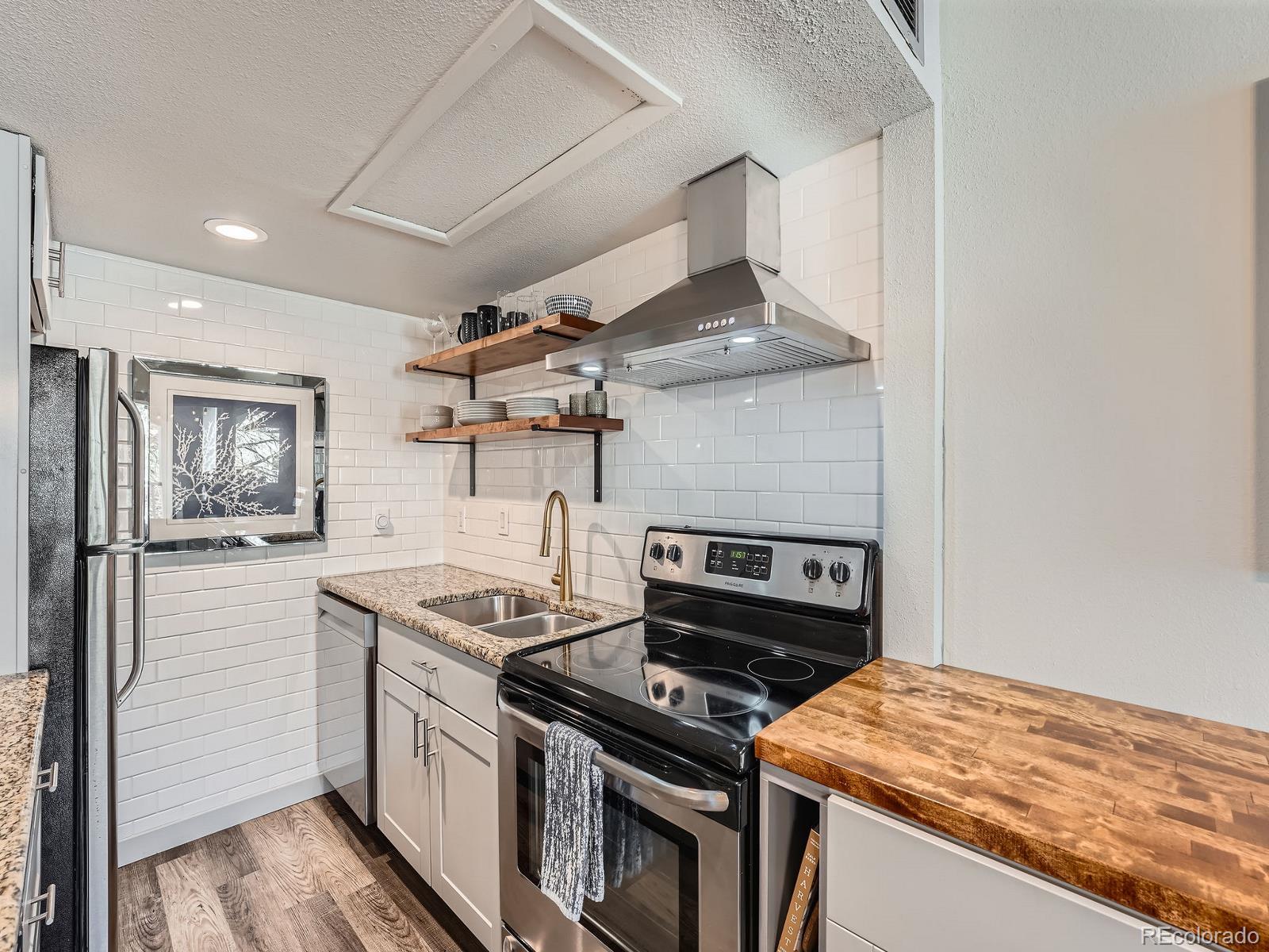 MLS Image #5 for 3351 s monaco parkway,denver, Colorado
