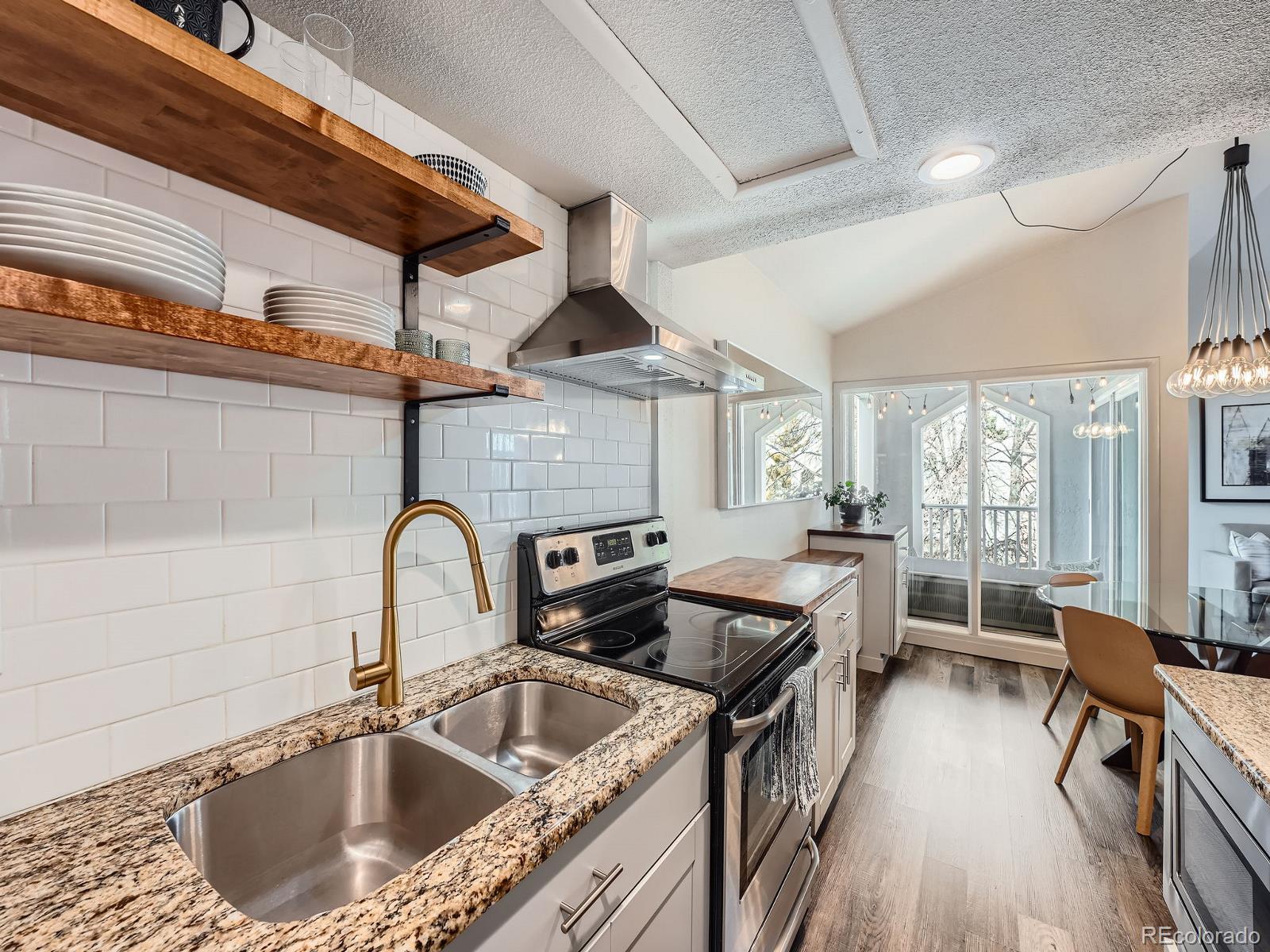 MLS Image #7 for 3351 s monaco parkway,denver, Colorado