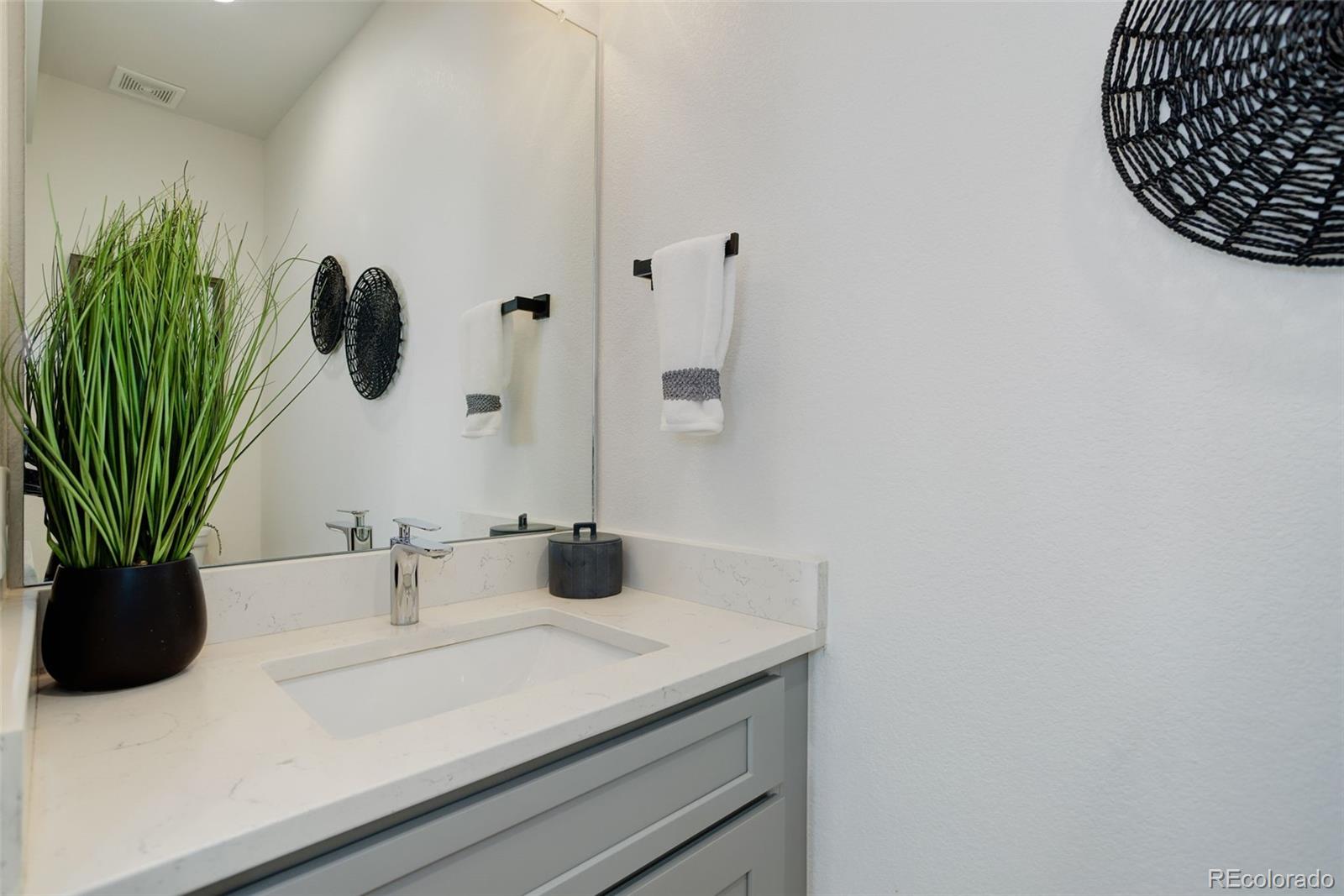 MLS Image #16 for 5601 e iowa avenue,denver, Colorado