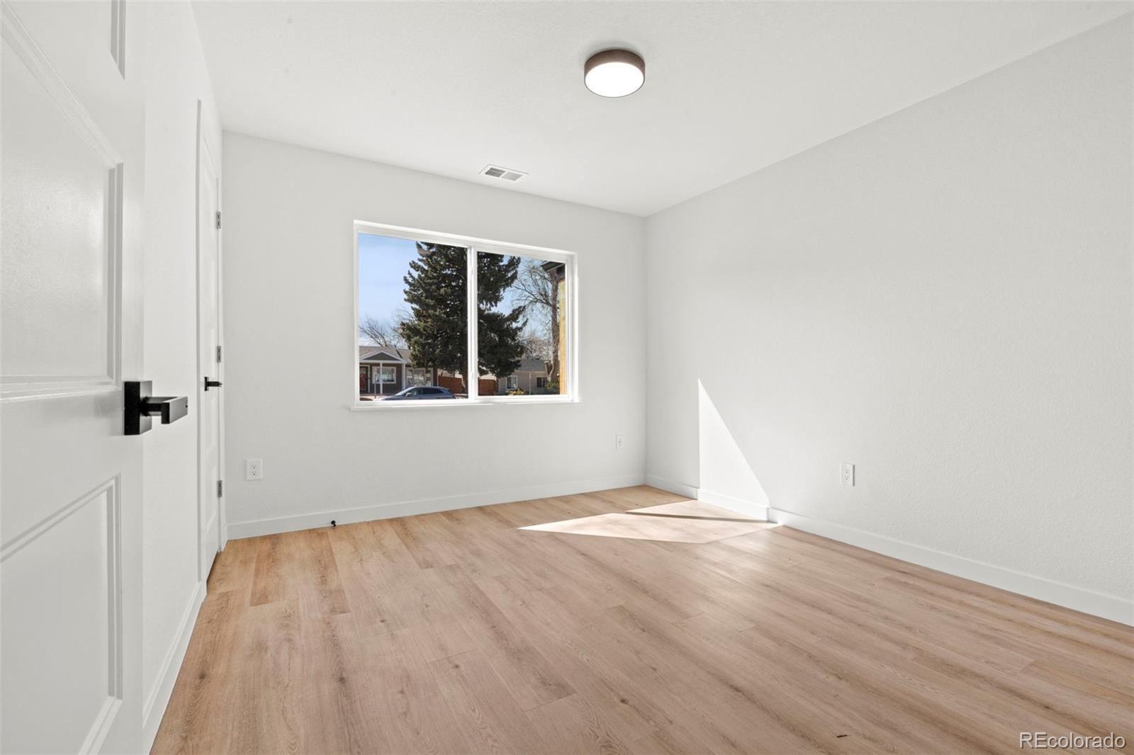 MLS Image #20 for 2990 s elm street,denver, Colorado