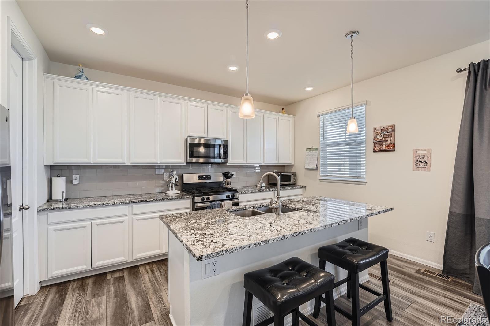 MLS Image #5 for 26285 e canal place,aurora, Colorado