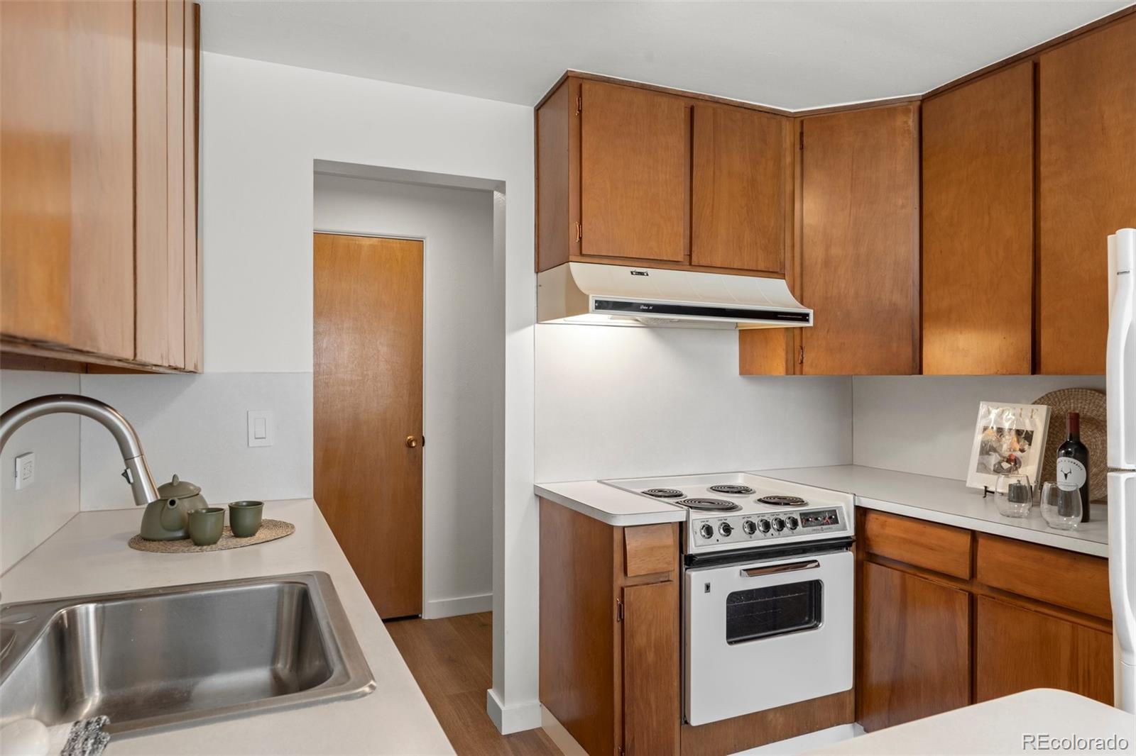 MLS Image #8 for 1200 n emerson street,denver, Colorado