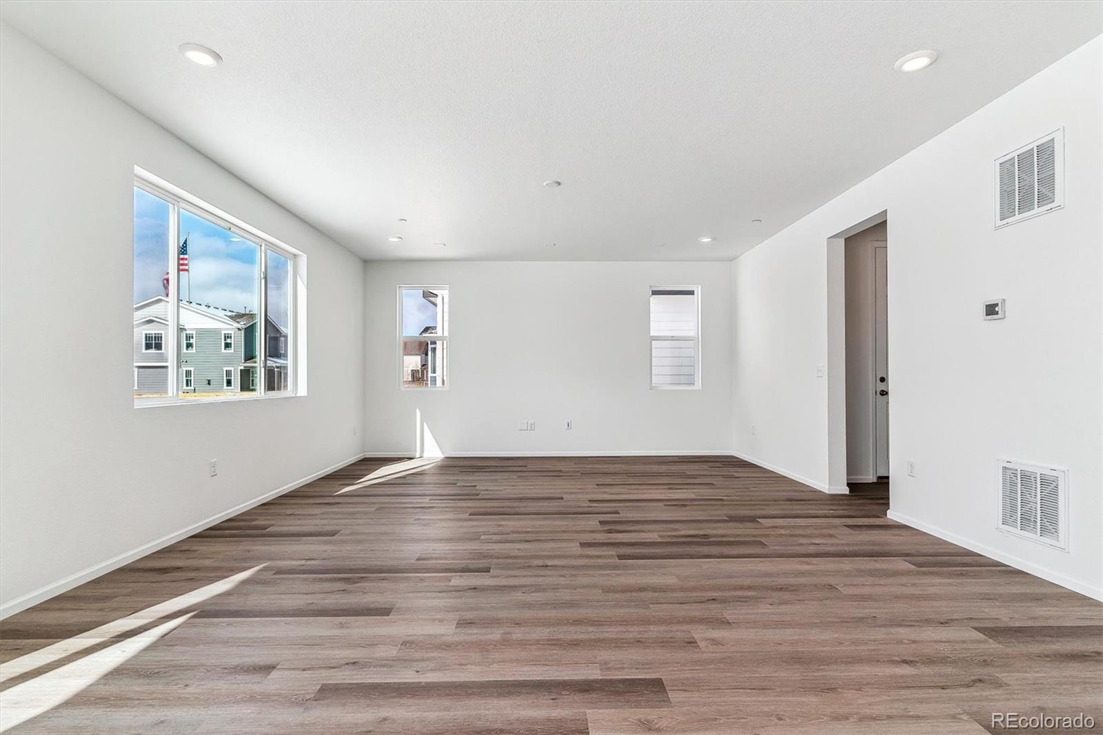 MLS Image #10 for 9165  truckee court,commerce city, Colorado