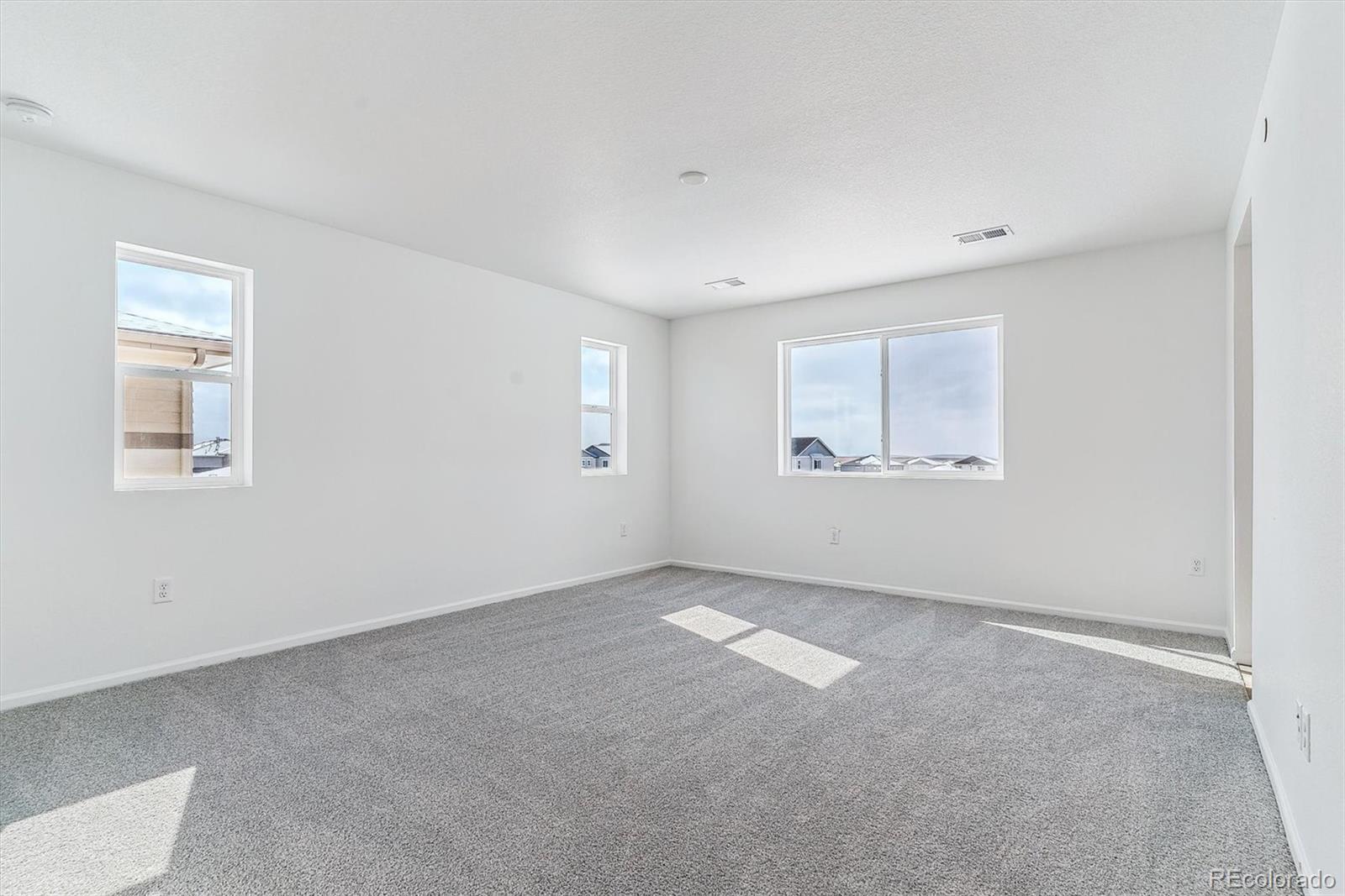 MLS Image #11 for 9165  truckee court,commerce city, Colorado