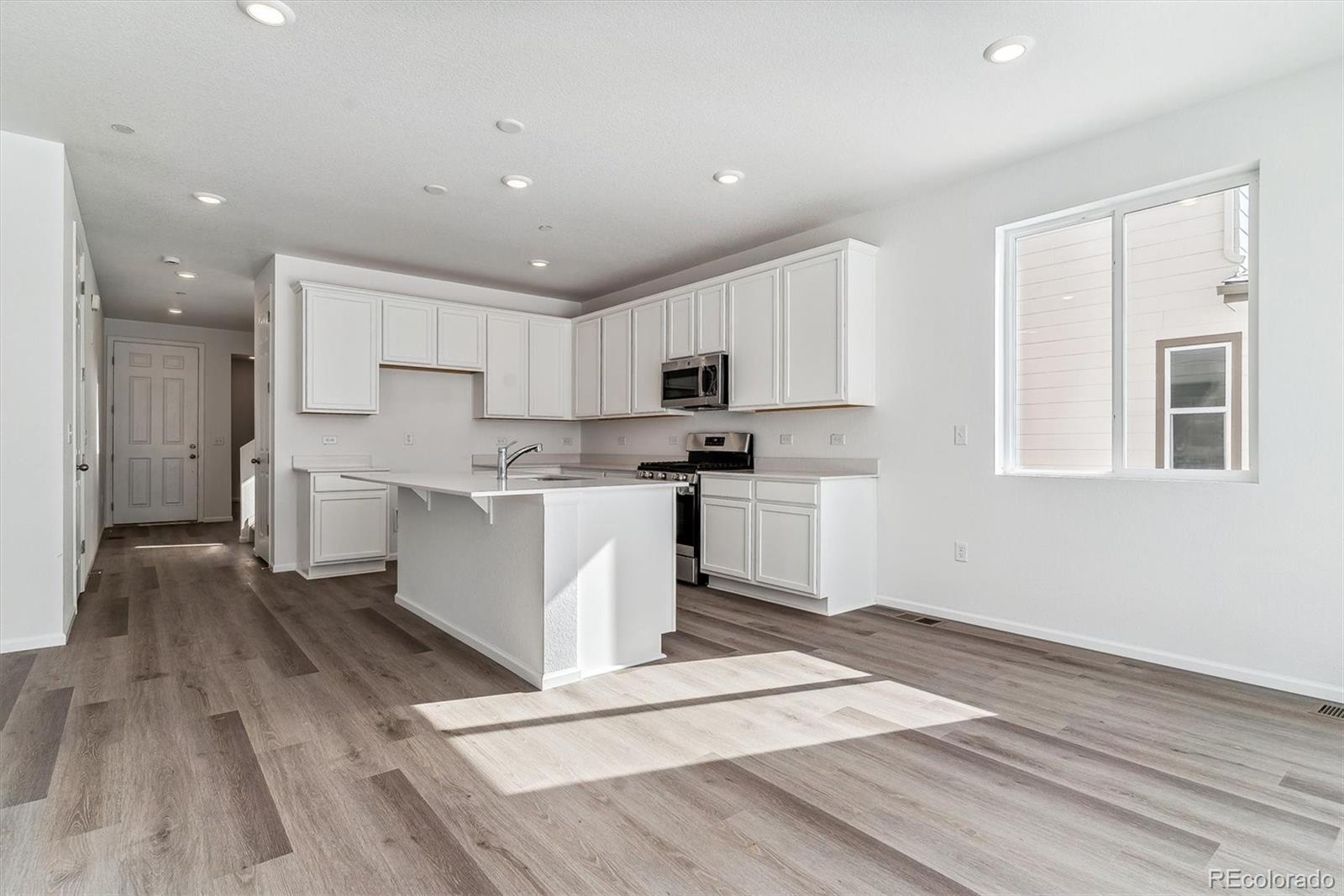 MLS Image #6 for 9165  truckee court,commerce city, Colorado