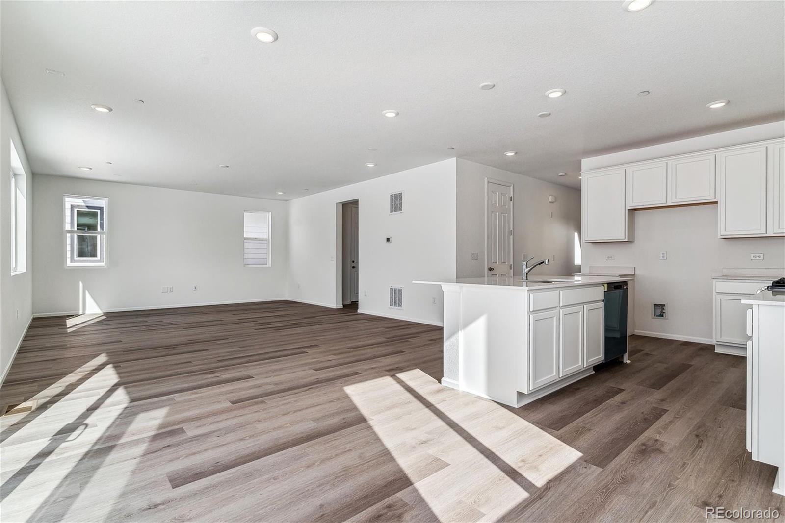 MLS Image #8 for 9165  truckee court,commerce city, Colorado