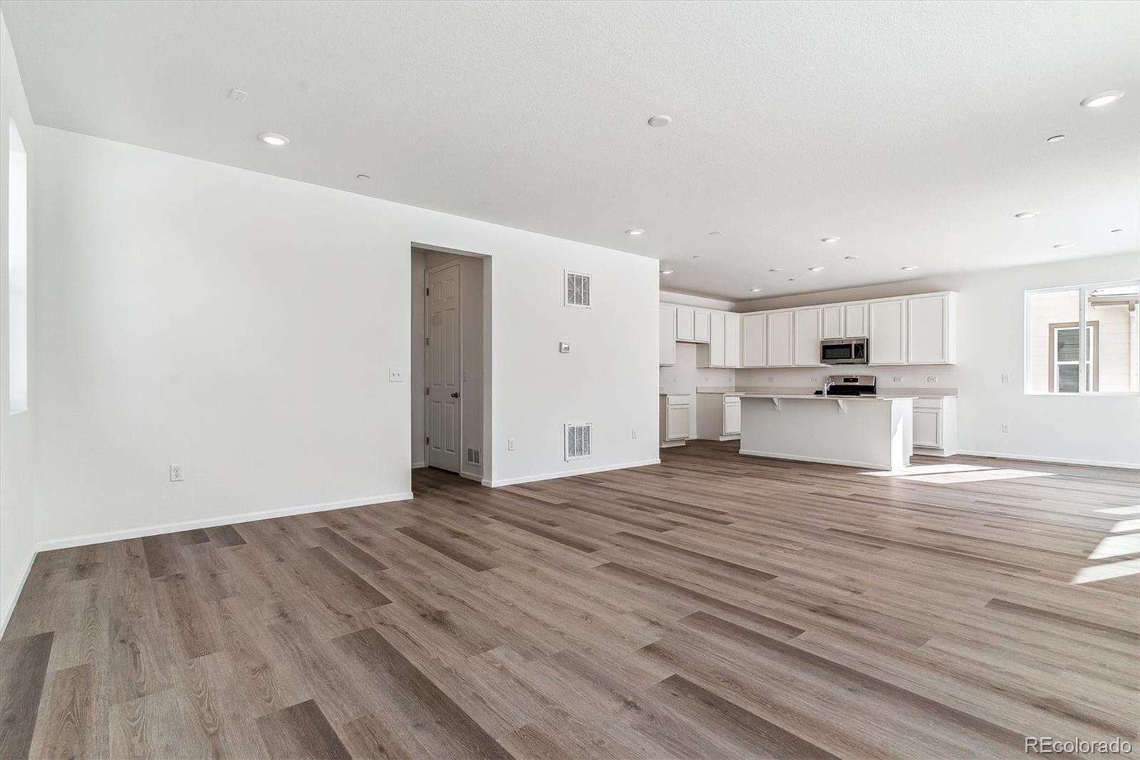 MLS Image #9 for 9165  truckee court,commerce city, Colorado
