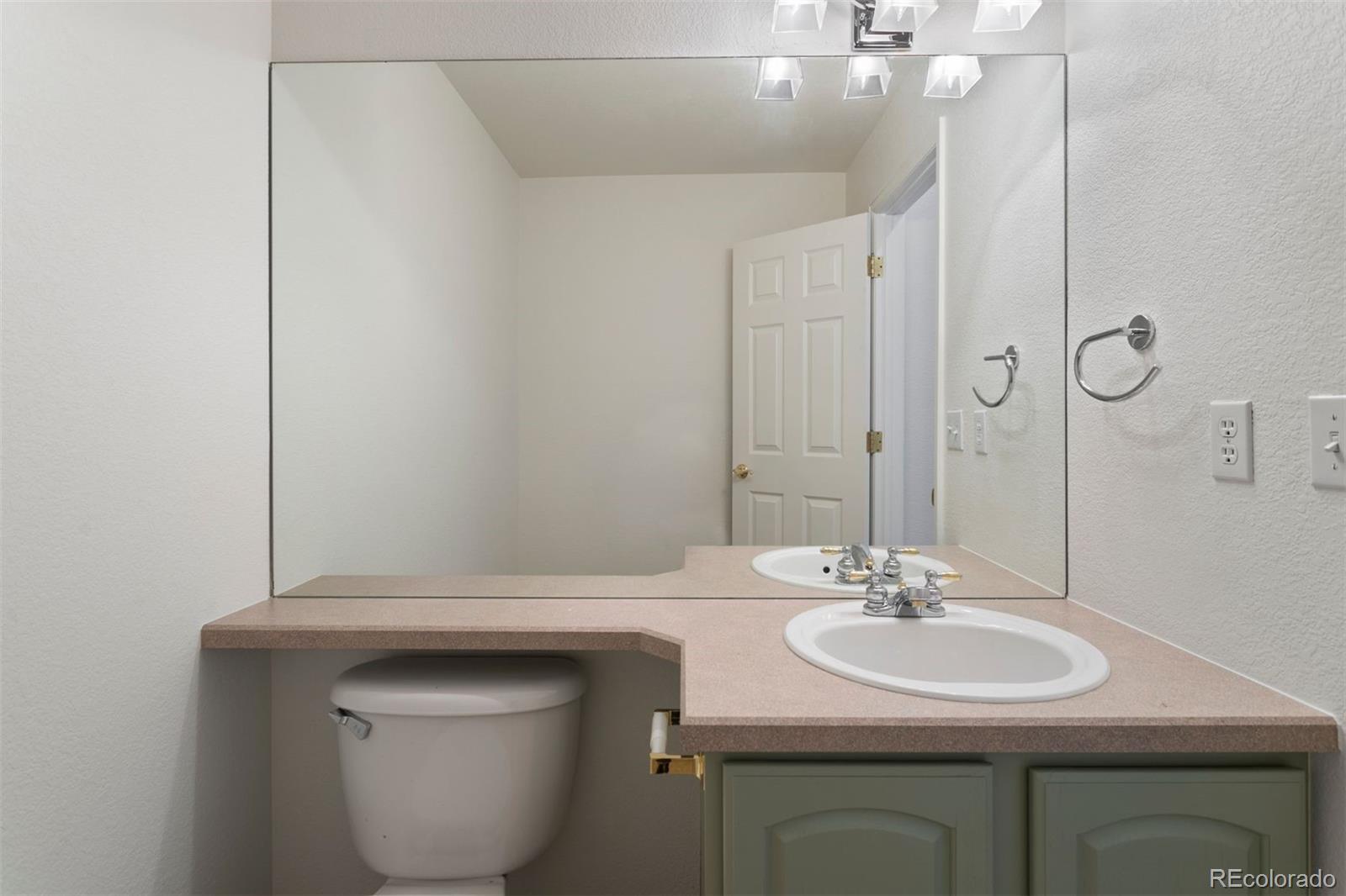 MLS Image #17 for 7944 e lowry boulevard,denver, Colorado