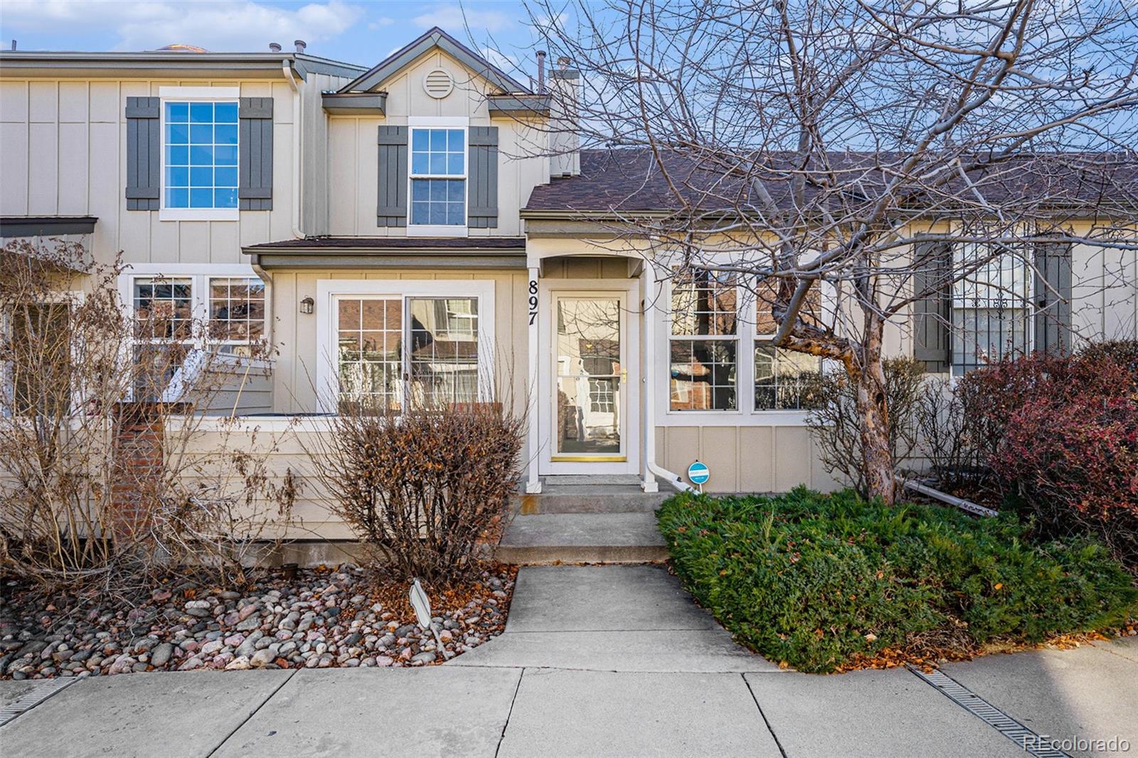 MLS Image #1 for 897 s granby circle,aurora, Colorado