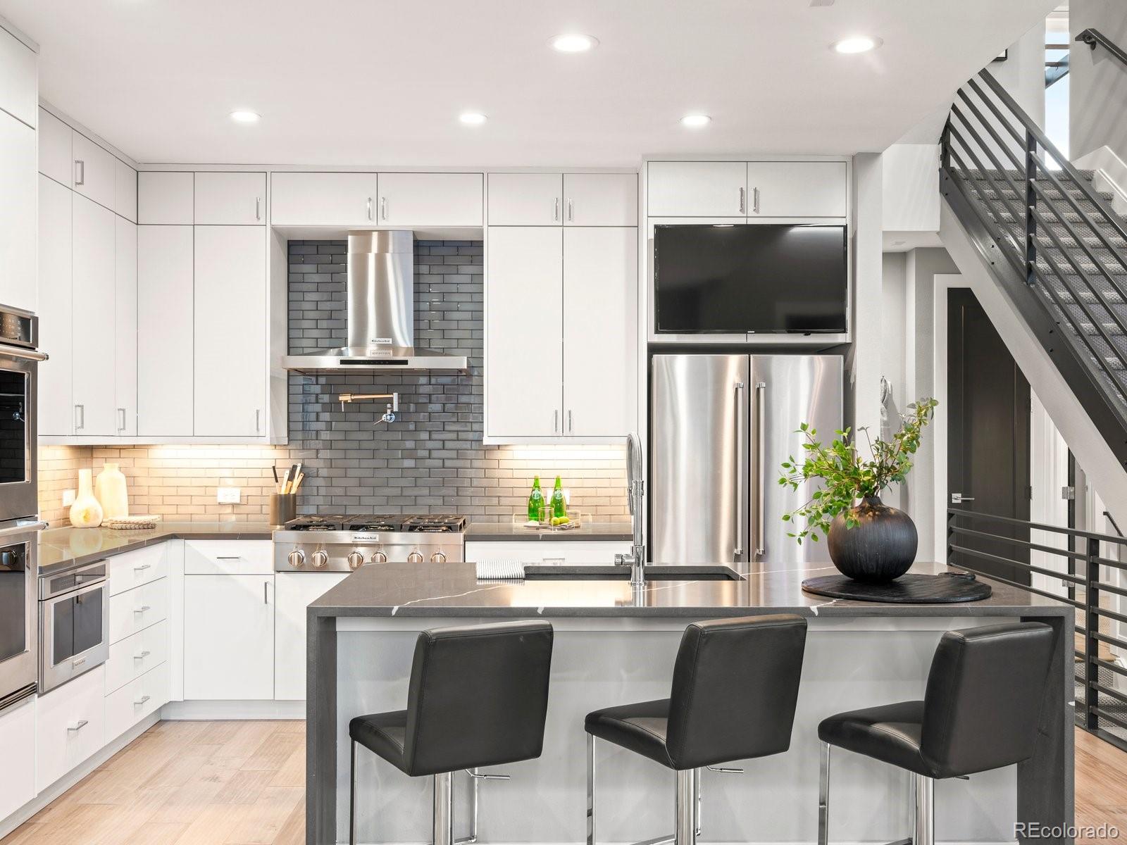 MLS Image #10 for 6708 e lowry boulevard ,denver, Colorado