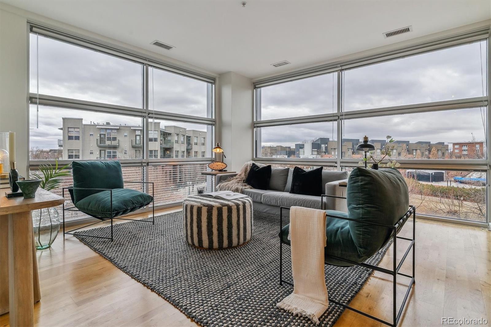 MLS Image #11 for 2958  syracuse street 303,denver, Colorado