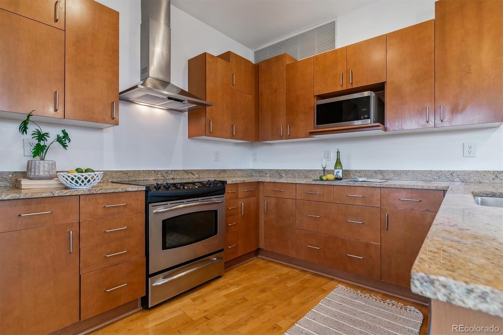 MLS Image #23 for 2958  syracuse street 303,denver, Colorado