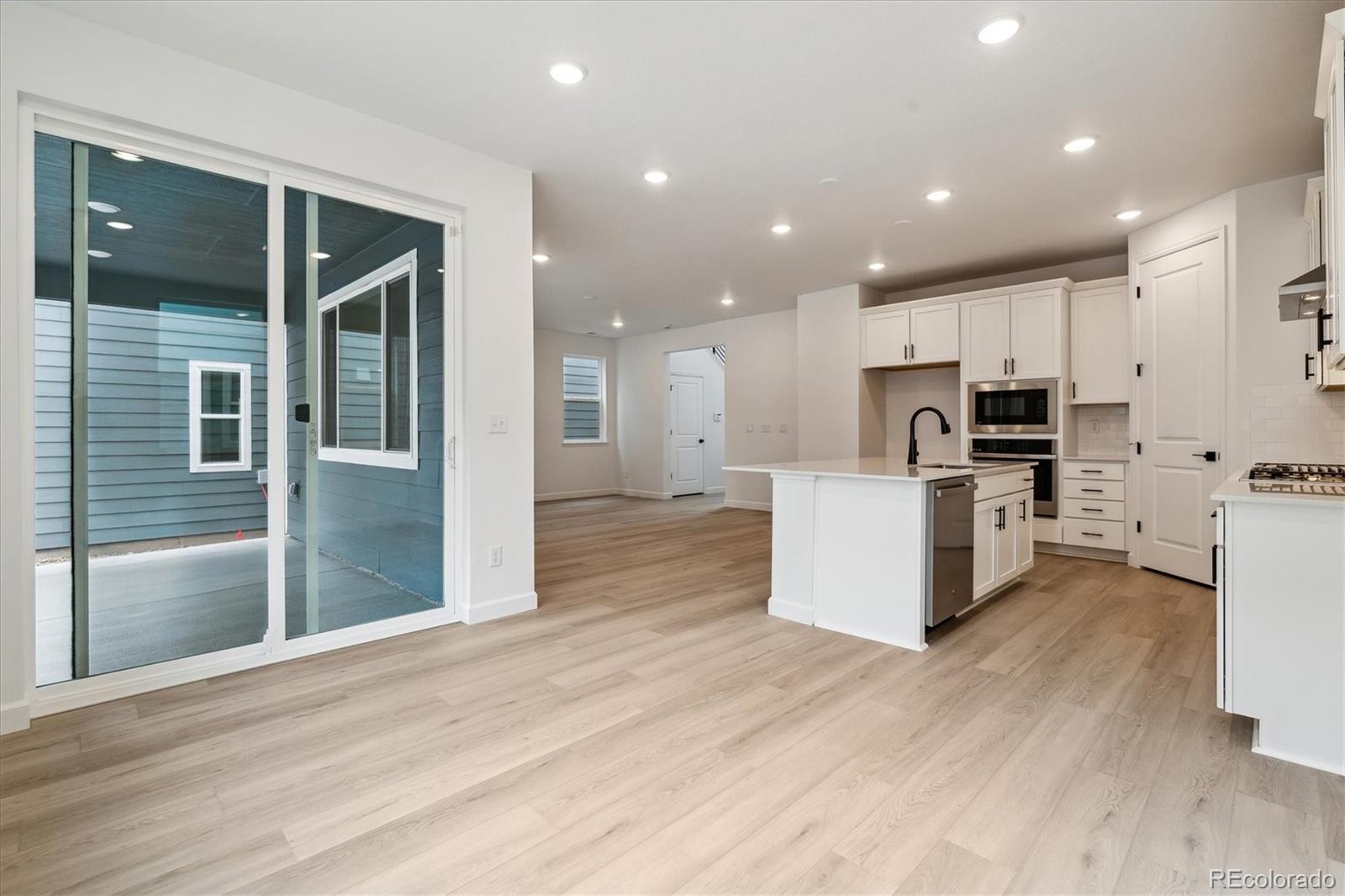 MLS Image #11 for 8532  eagle river street,littleton, Colorado