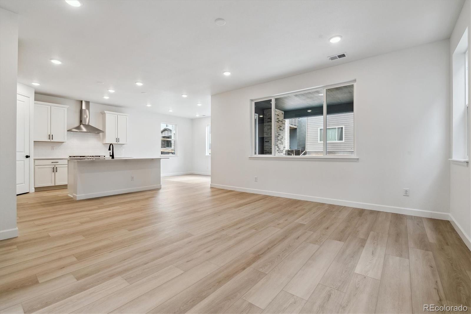 MLS Image #3 for 8532  eagle river street,littleton, Colorado