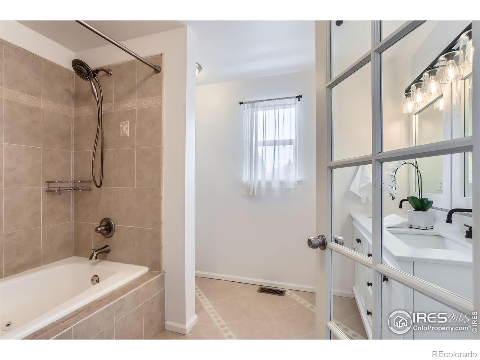 MLS Image #13 for 2401  key court,longmont, Colorado