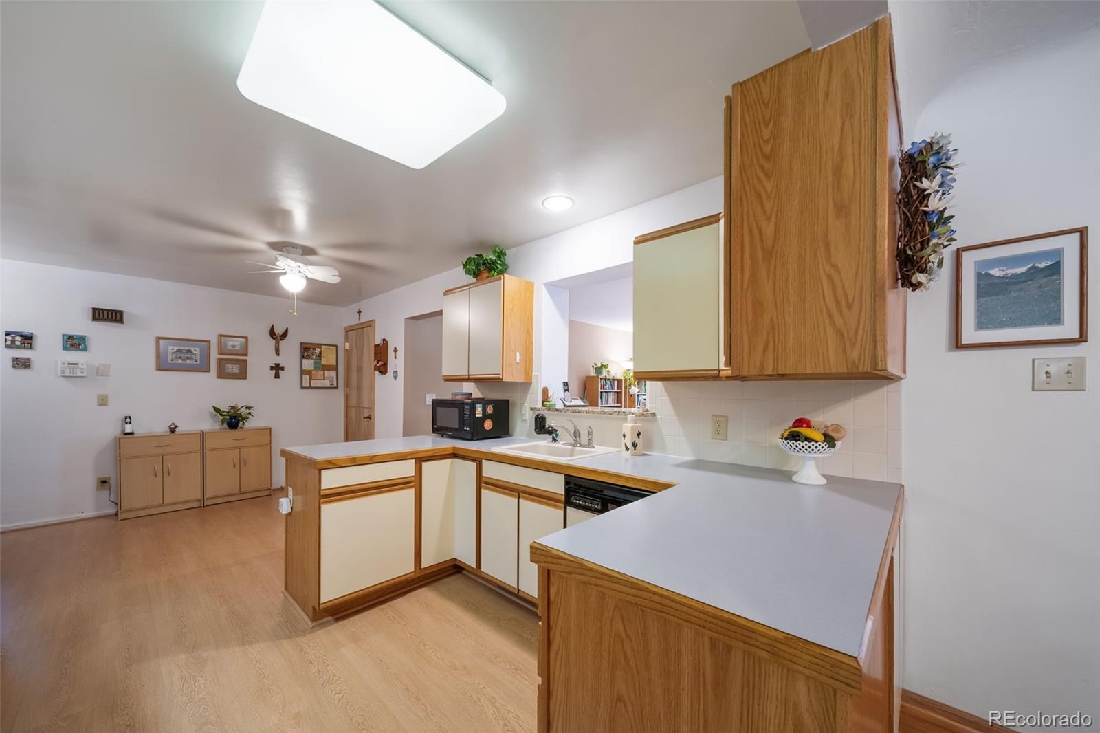MLS Image #20 for 6076 s valleyview street,littleton, Colorado