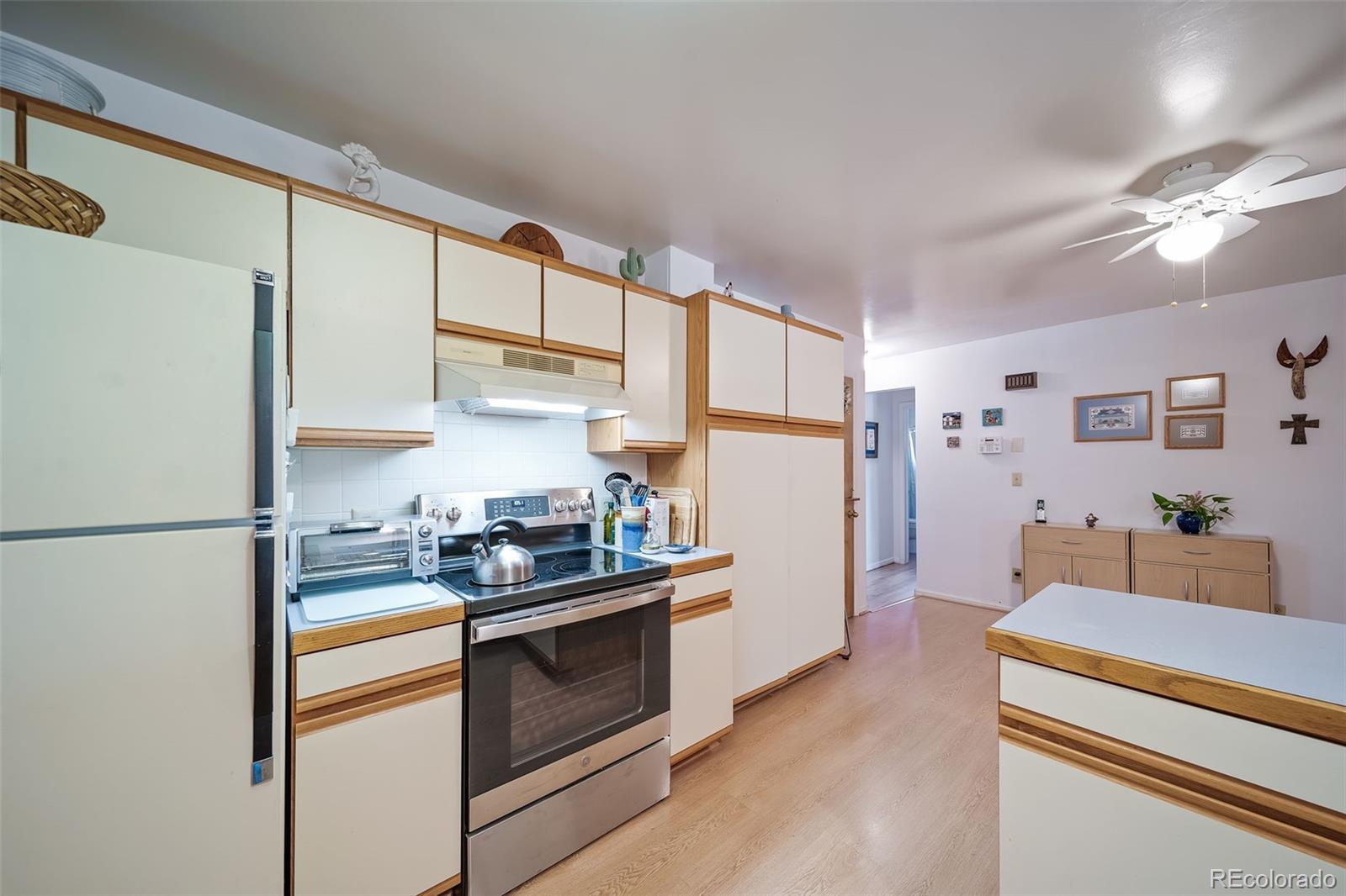 MLS Image #23 for 6076 s valleyview street,littleton, Colorado