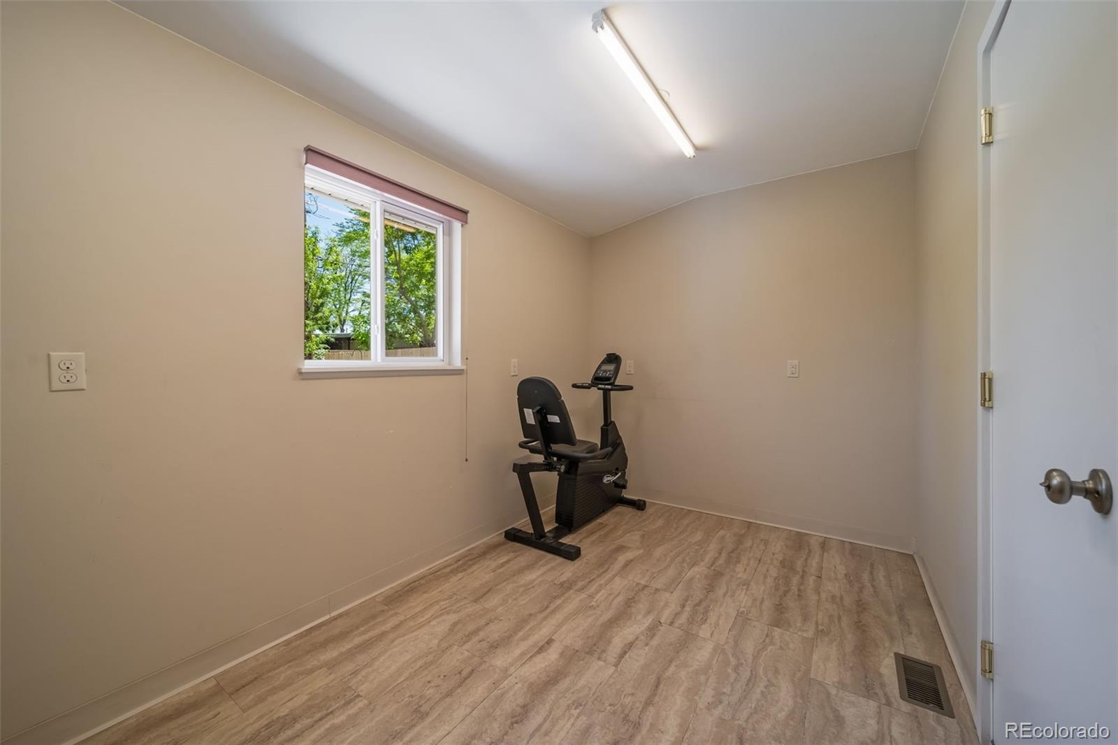 MLS Image #33 for 6076 s valleyview street,littleton, Colorado
