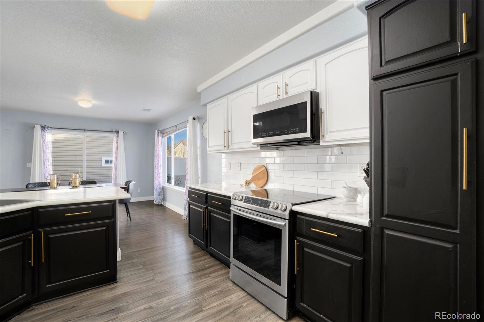 MLS Image #10 for 19045  burlington place,denver, Colorado