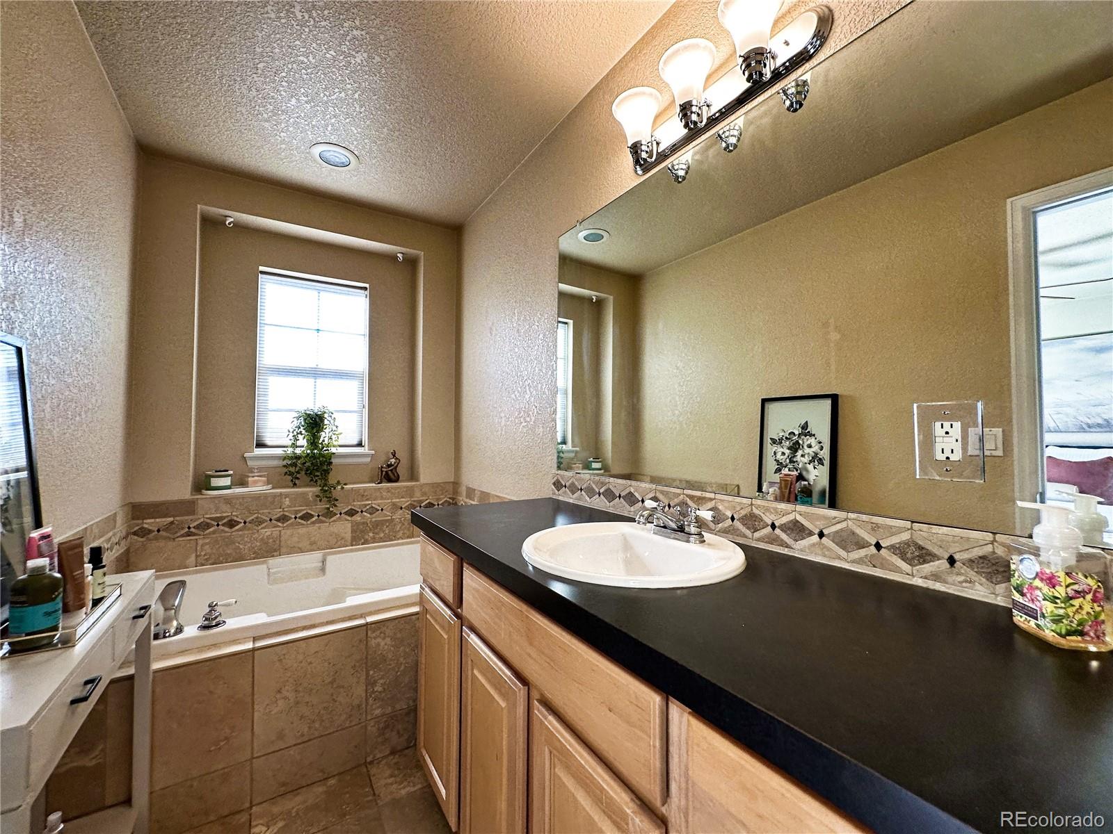 MLS Image #18 for 8180 e 29th avenue,denver, Colorado