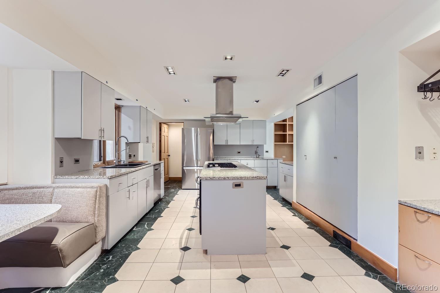 MLS Image #10 for 5635 e 17th avenue parkway,denver, Colorado