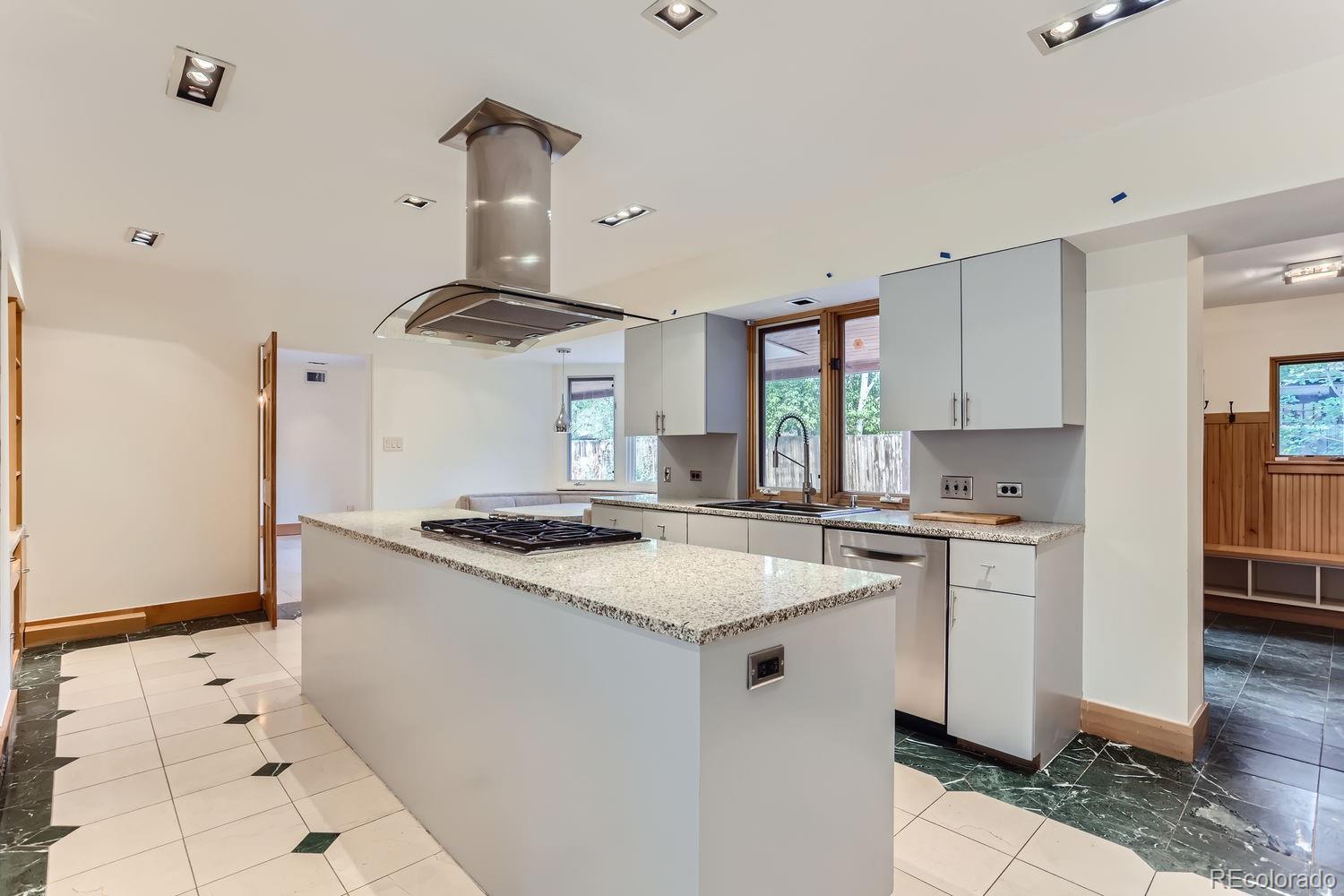 MLS Image #12 for 5635 e 17th avenue parkway,denver, Colorado