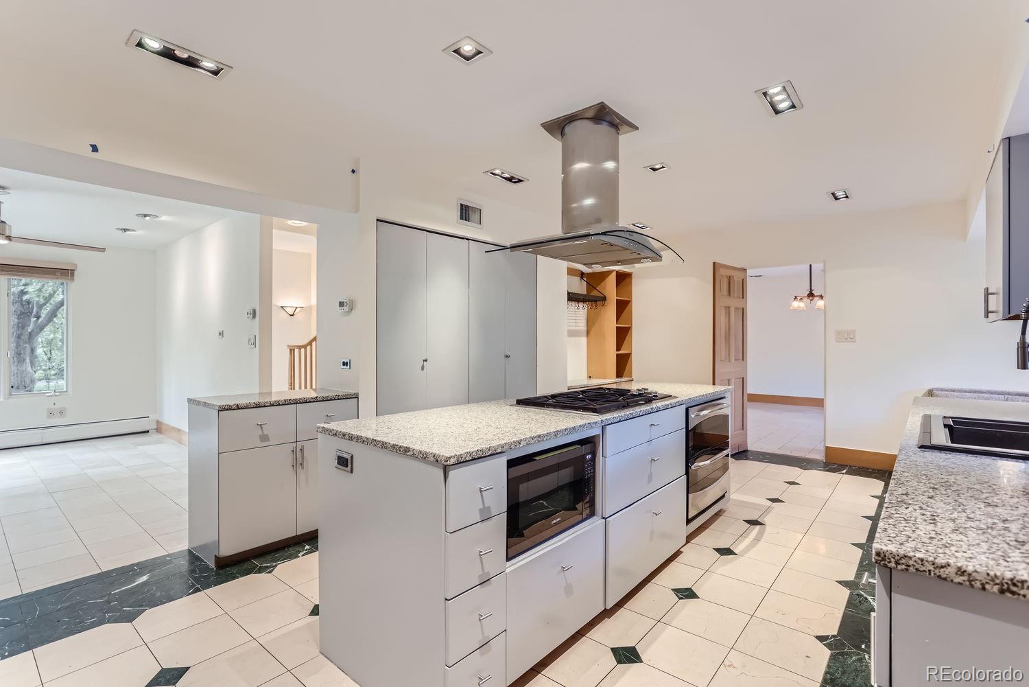 MLS Image #13 for 5635 e 17th avenue parkway,denver, Colorado