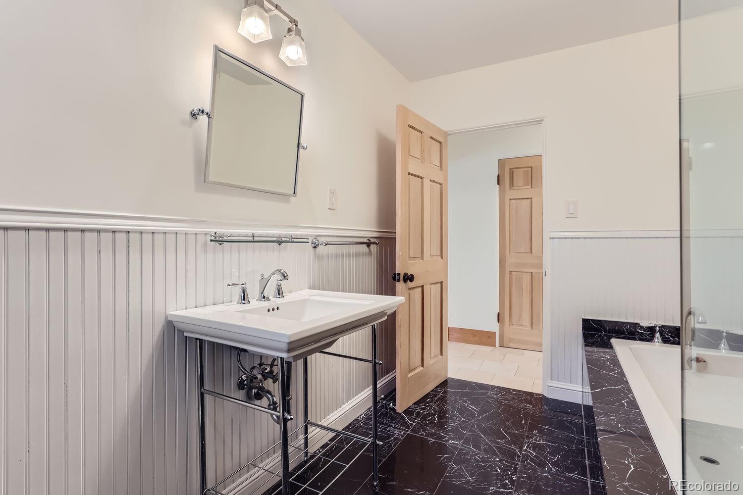 MLS Image #18 for 5635 e 17th avenue parkway,denver, Colorado
