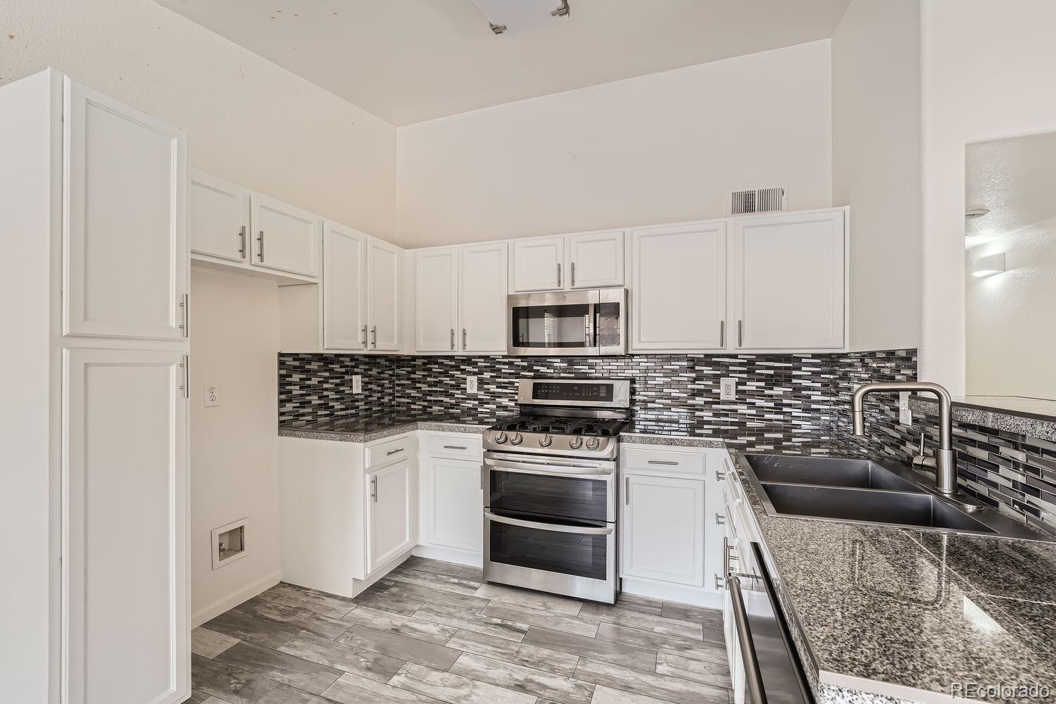 MLS Image #3 for 9963 e carolina circle,aurora, Colorado