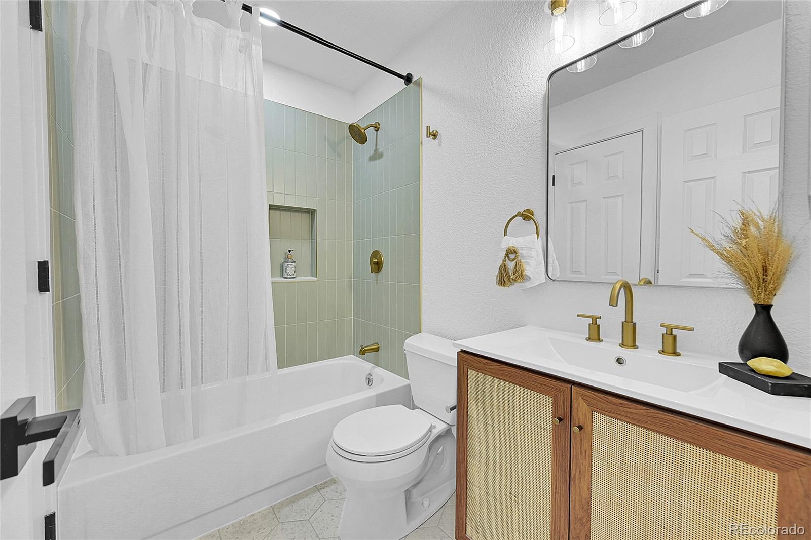 MLS Image #16 for 10537 w maplewood  b,littleton, Colorado