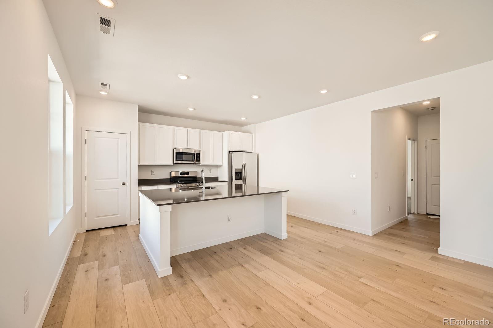 MLS Image #8 for 2078 s haleyville way,aurora, Colorado