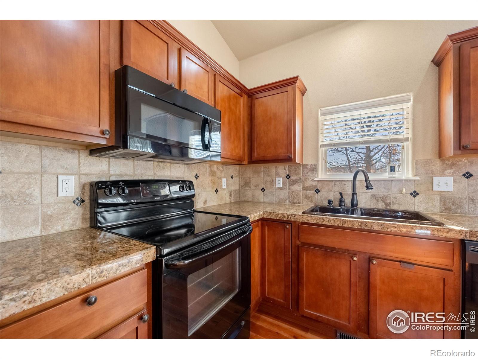 MLS Image #9 for 209  oak street,windsor, Colorado